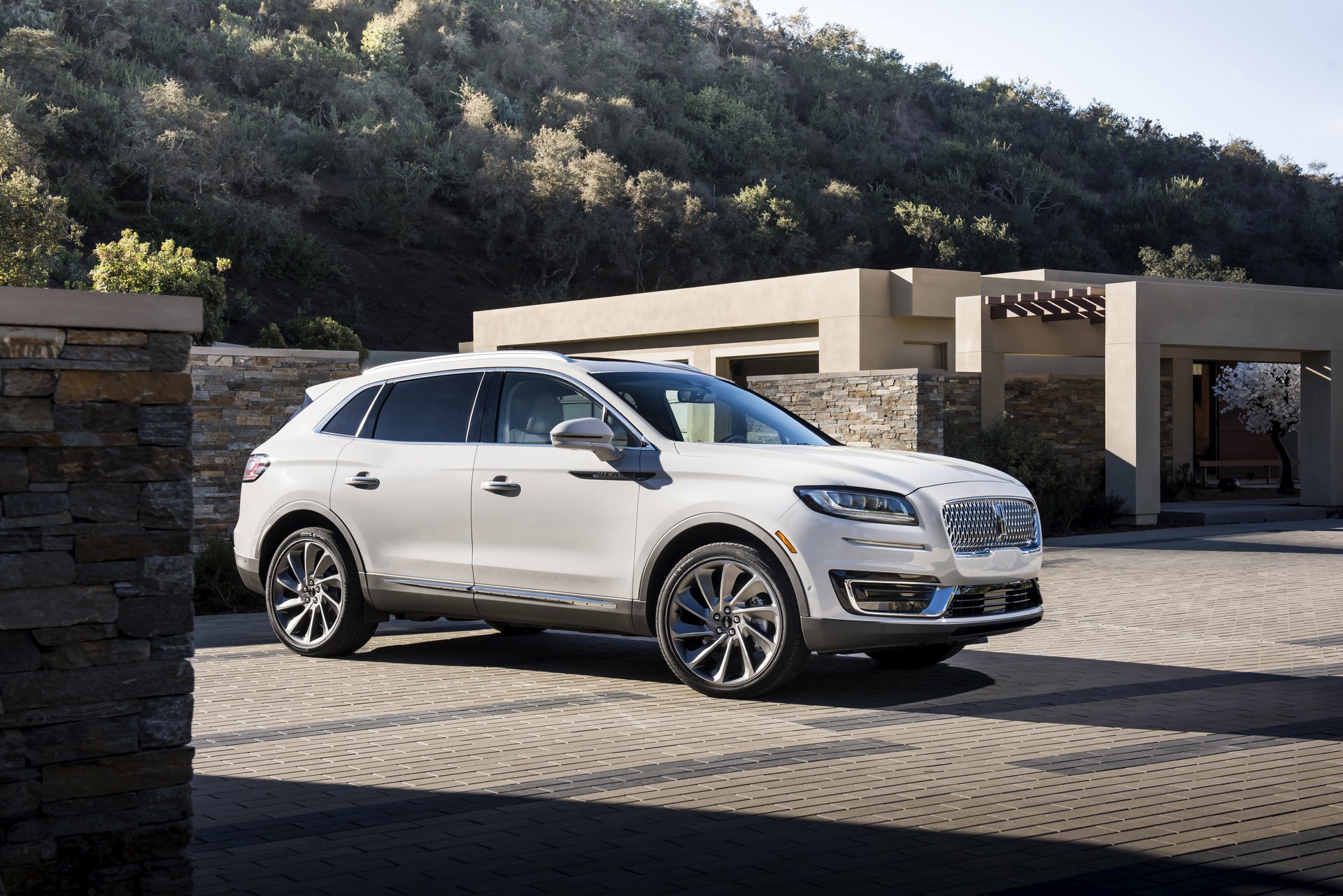 Lincoln-Nautilus-30 2019 Lincoln Nautilus Configurator Launched, Pricing Starts At $40,340