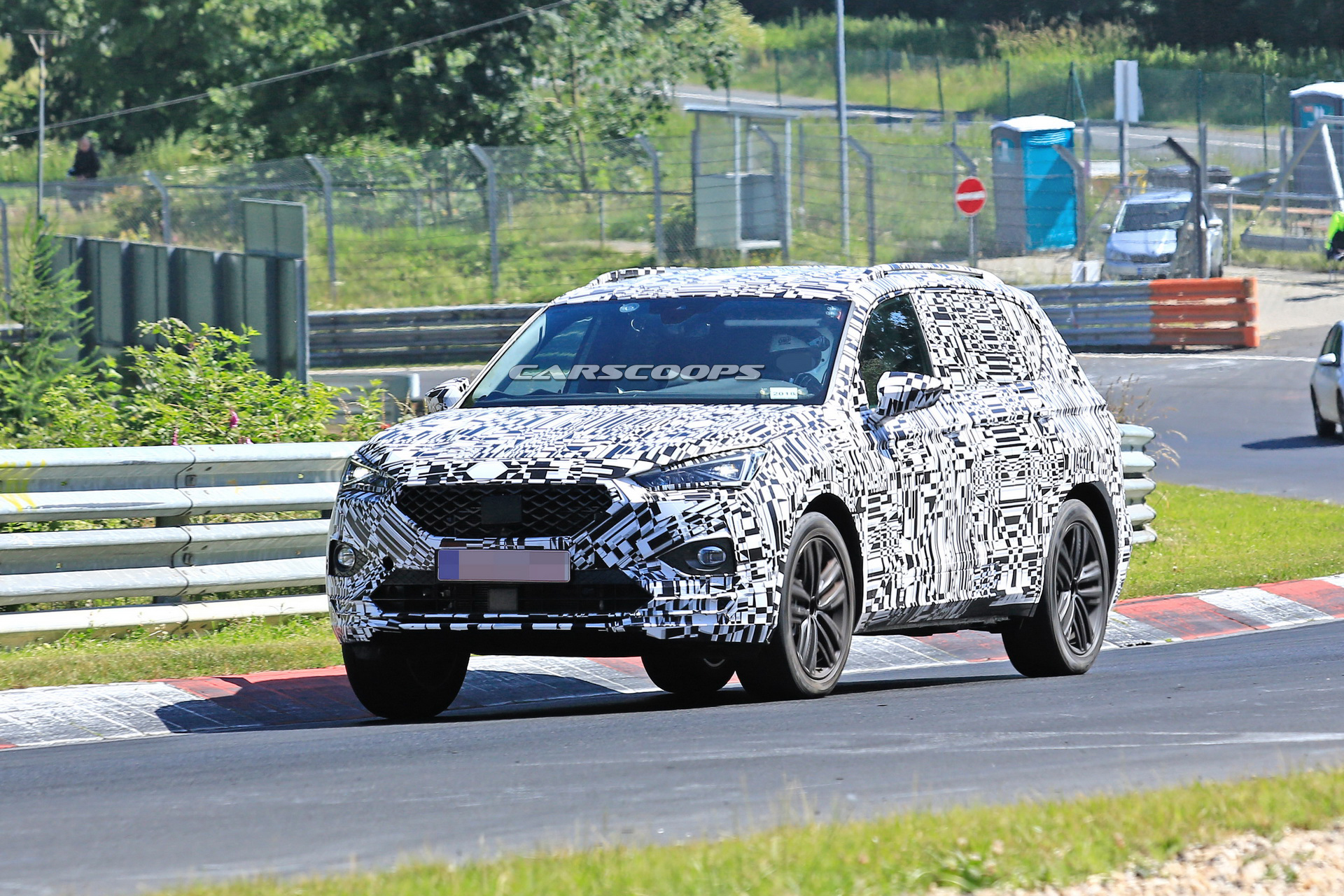seat-tarraco-prototype-spied-ring-2 Seat Tarraco Begins Track Testing Wearing Production Headlights And Taillights