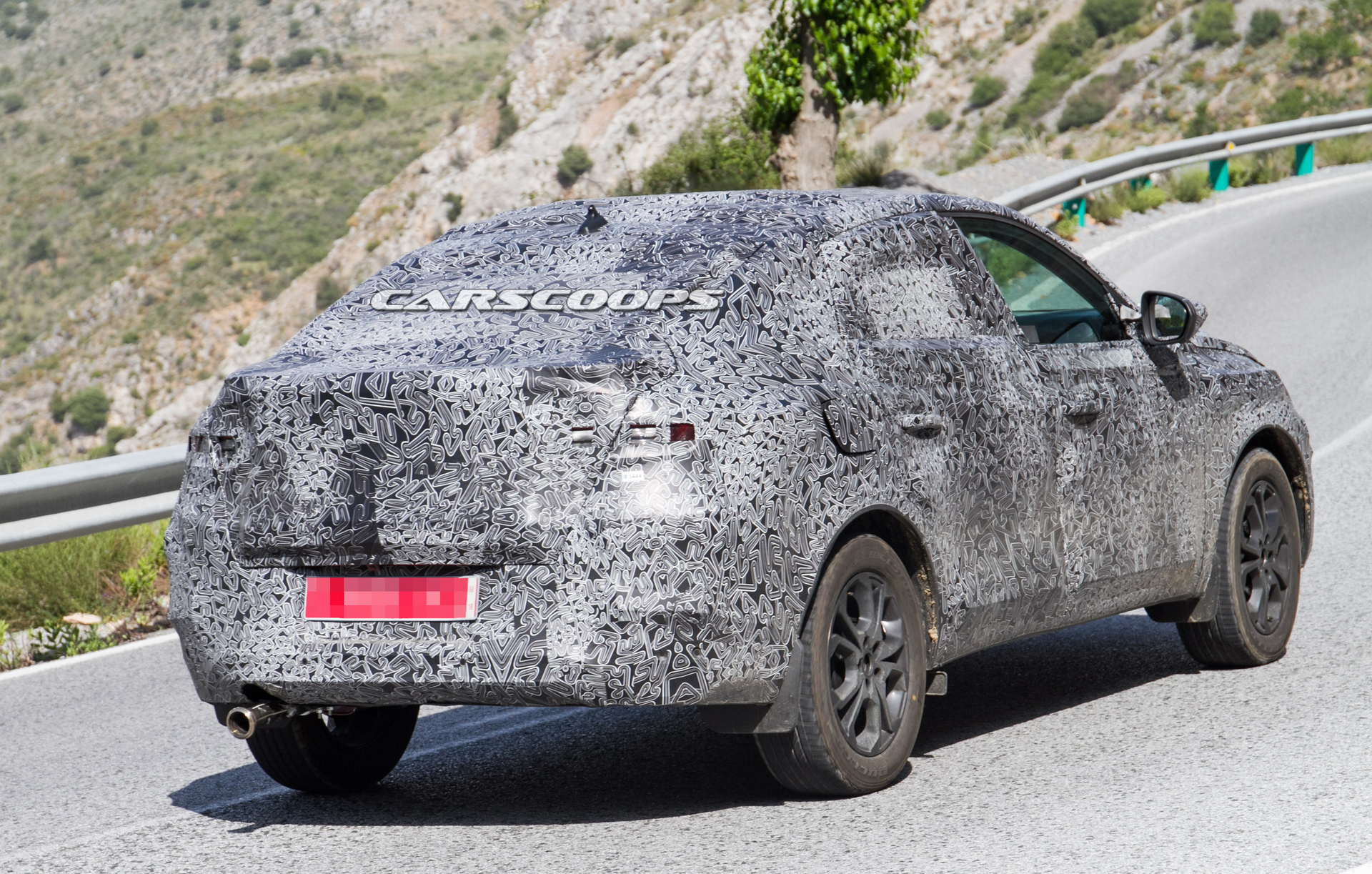 Renault-Captur-Coupe-12 Renault Captur Coupe Spied: Your Budget BMW X6 For The Masses Is On The Way