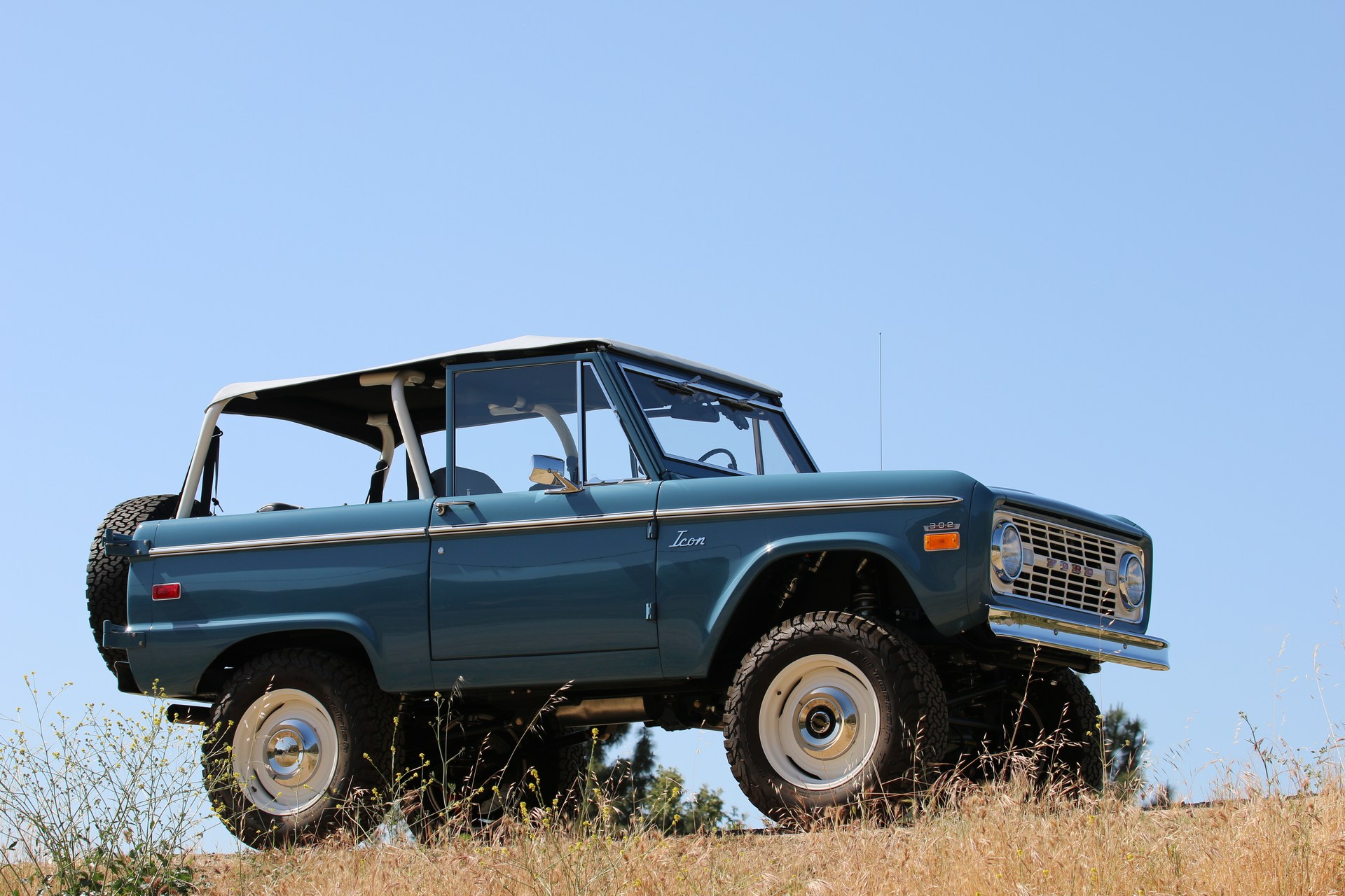 Icon-Ford-Bronco-Old-School-46 Why Wait For An All-New Ford Bronco When You Get Icon’s Old School BR