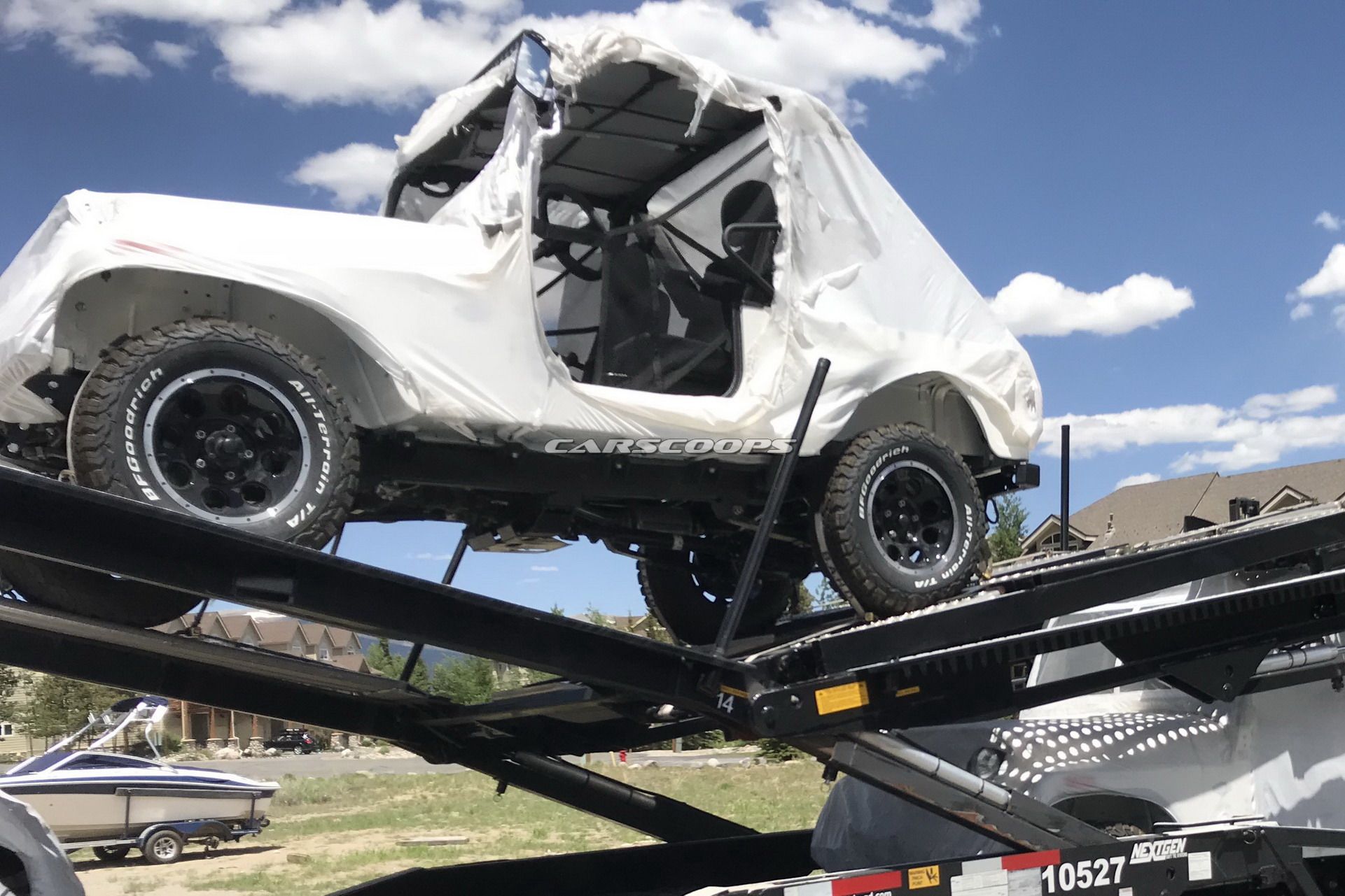 Mahindra-Jeep-32 Mahindra’s Jeep-Like Roxor Spotted On The Way To Dealers
