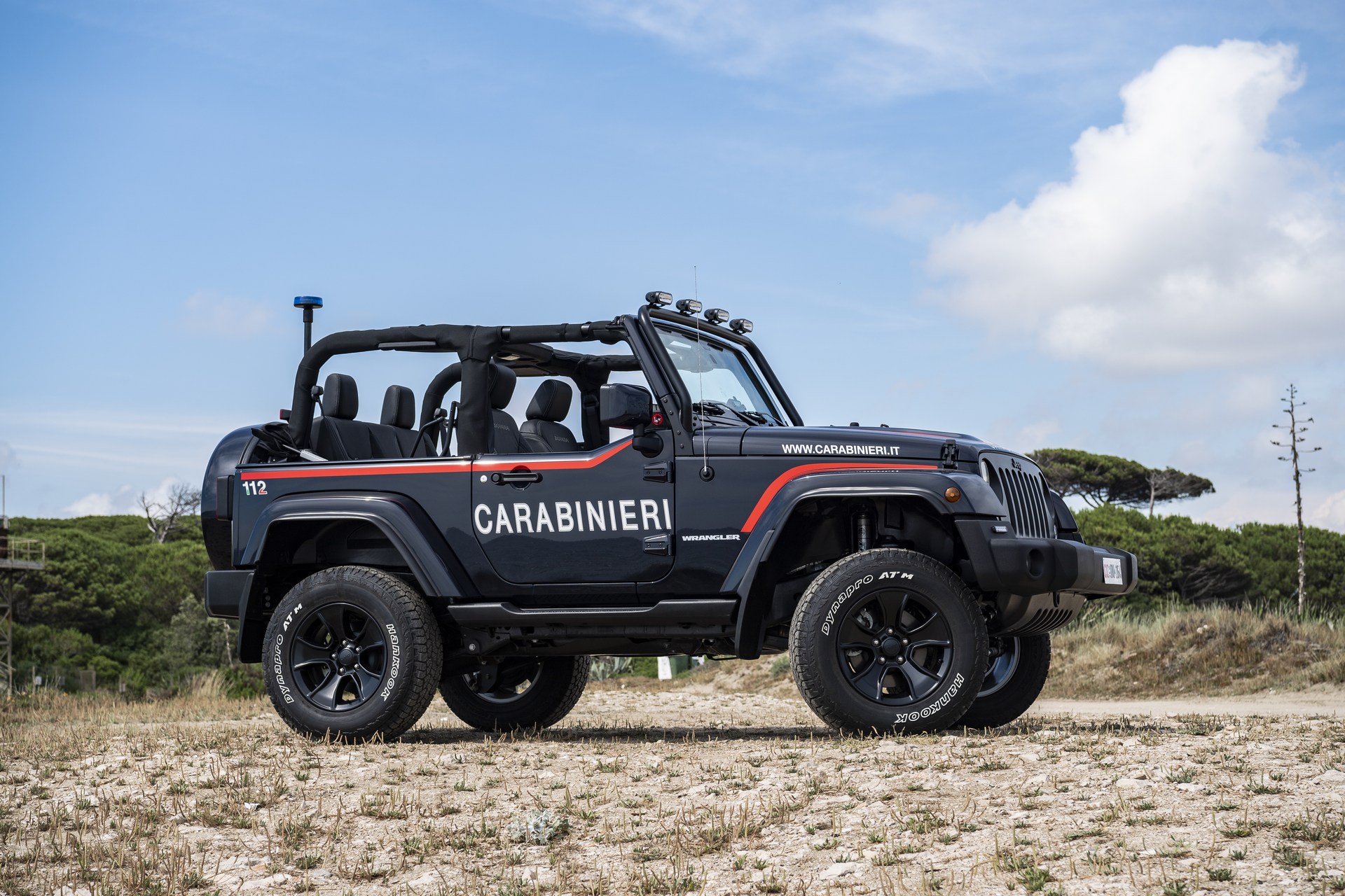 Jeep-Wrangler-Carabinieri-5 Italy’s Carabinieri Has A Cool New Jeep Wrangler JK For Patrolling Beaches This Summer