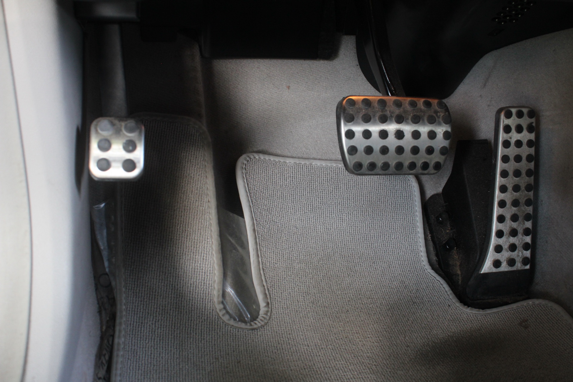 2012-mercedes-e63-wagon-used-bat-auction-52 Fully Loaded 2012 Mercedes E63 AMG Wagon Fails To Convince Bidders