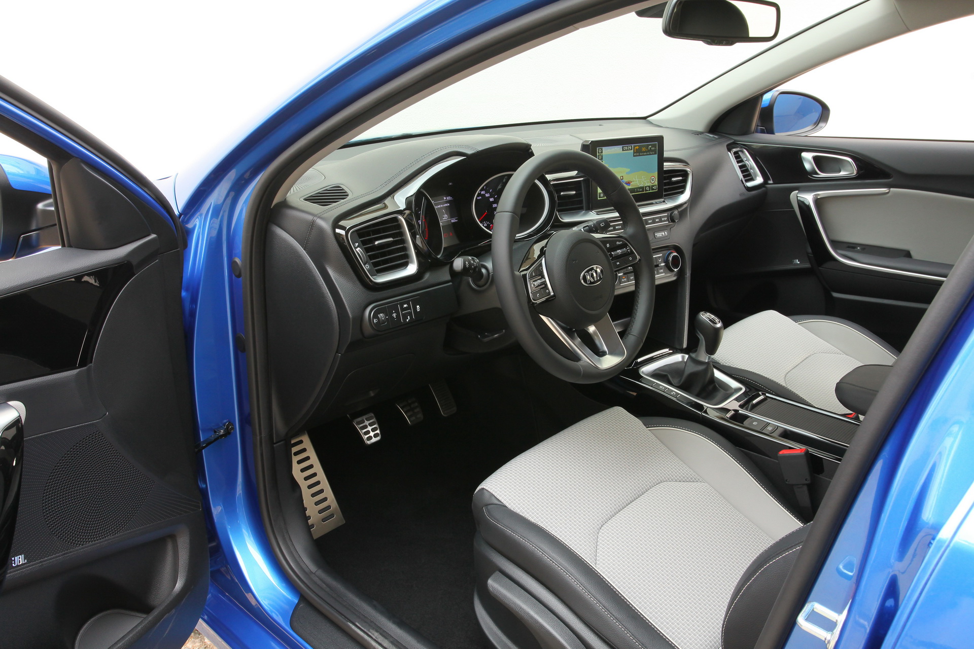 2019-kia-ceed-106 New Kia Ceed Detailed In Gigantic Image Gallery, UK Pricing Announced