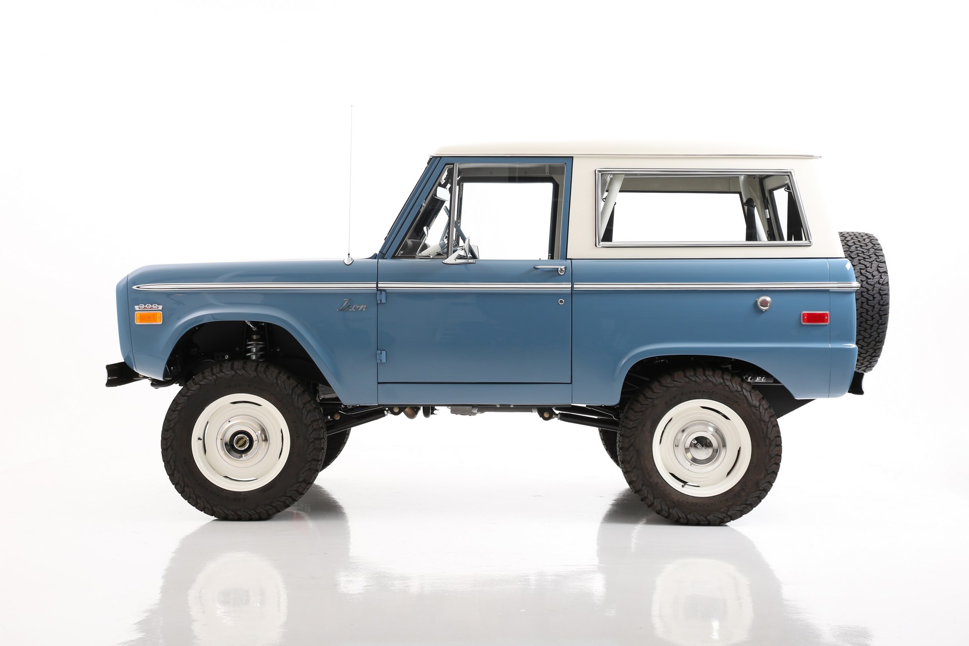 Icon-Ford-Bronco-Old-School-2 Why Wait For An All-New Ford Bronco When You Get Icon’s Old School BR