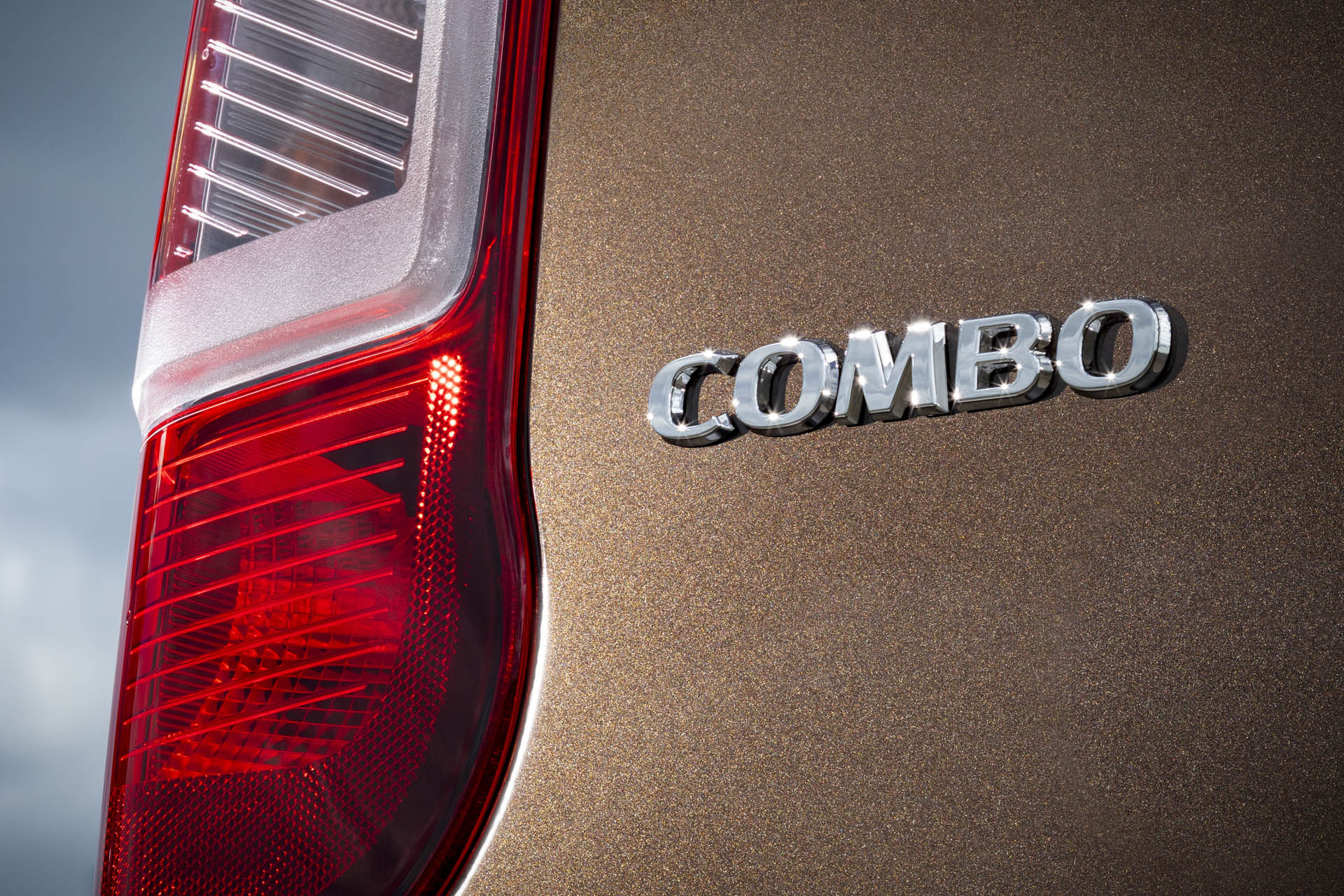 PSA Rolls Out New Peugeot Partner, Citroën Berlingo, Opel/Vauxhall Combo Cargo Vans