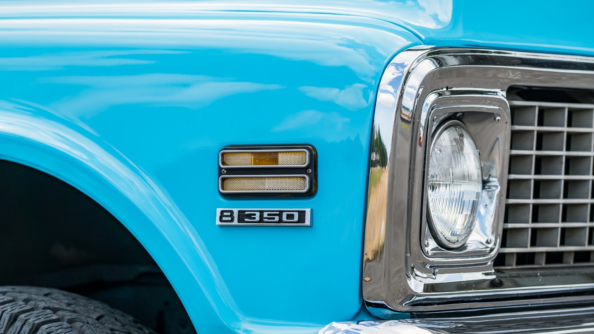 1972-Chevrolet-K5-Blazer-20 Not A Fan Of The 2019 Chevrolet Blazer? This 1972 K5 Might Be Up Your Alley