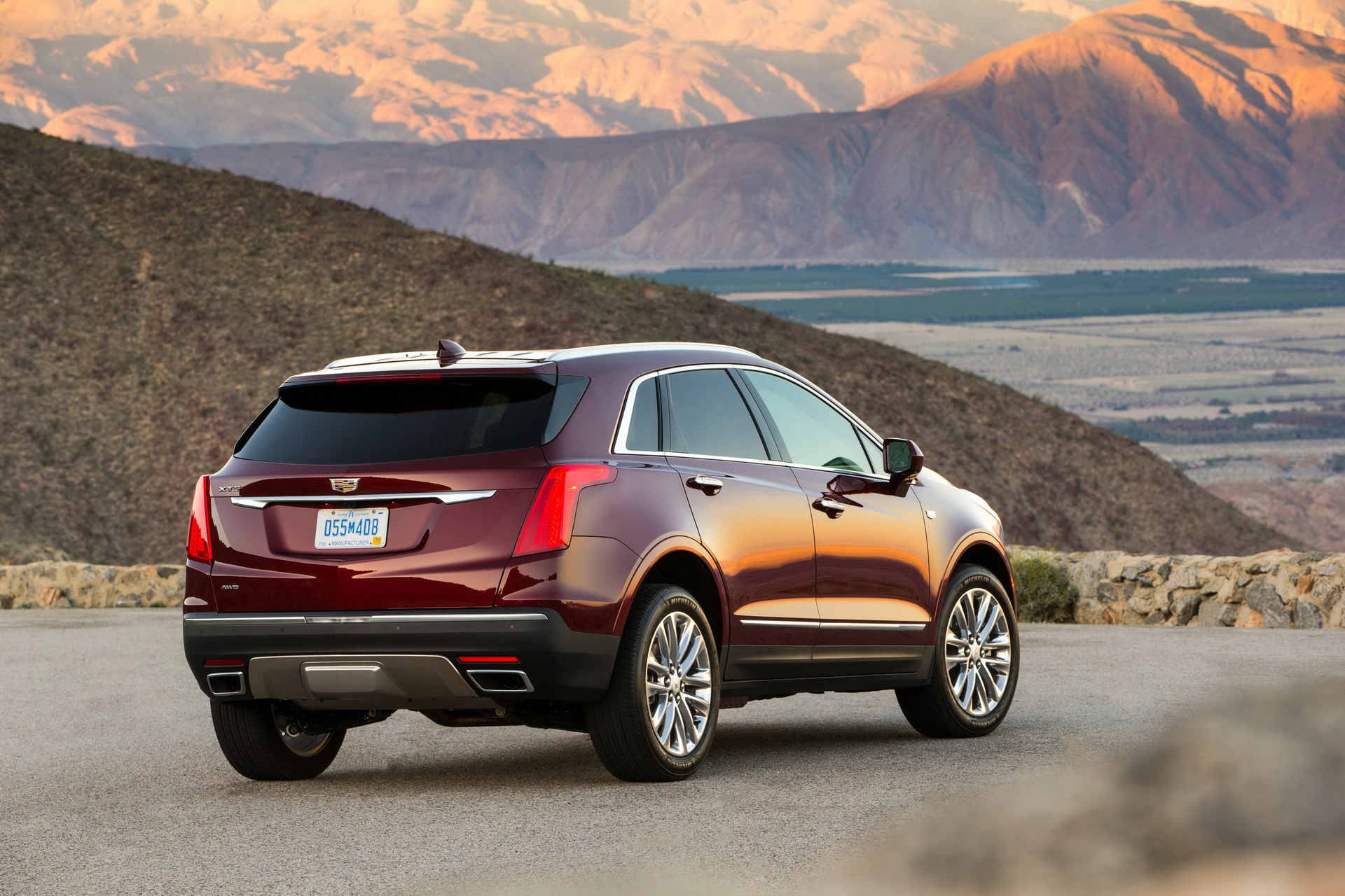 2018 Cadillac XT5 Platinum Cadillac XT5 Gets More Equipment, $1100-2500 Price Hike For 2019