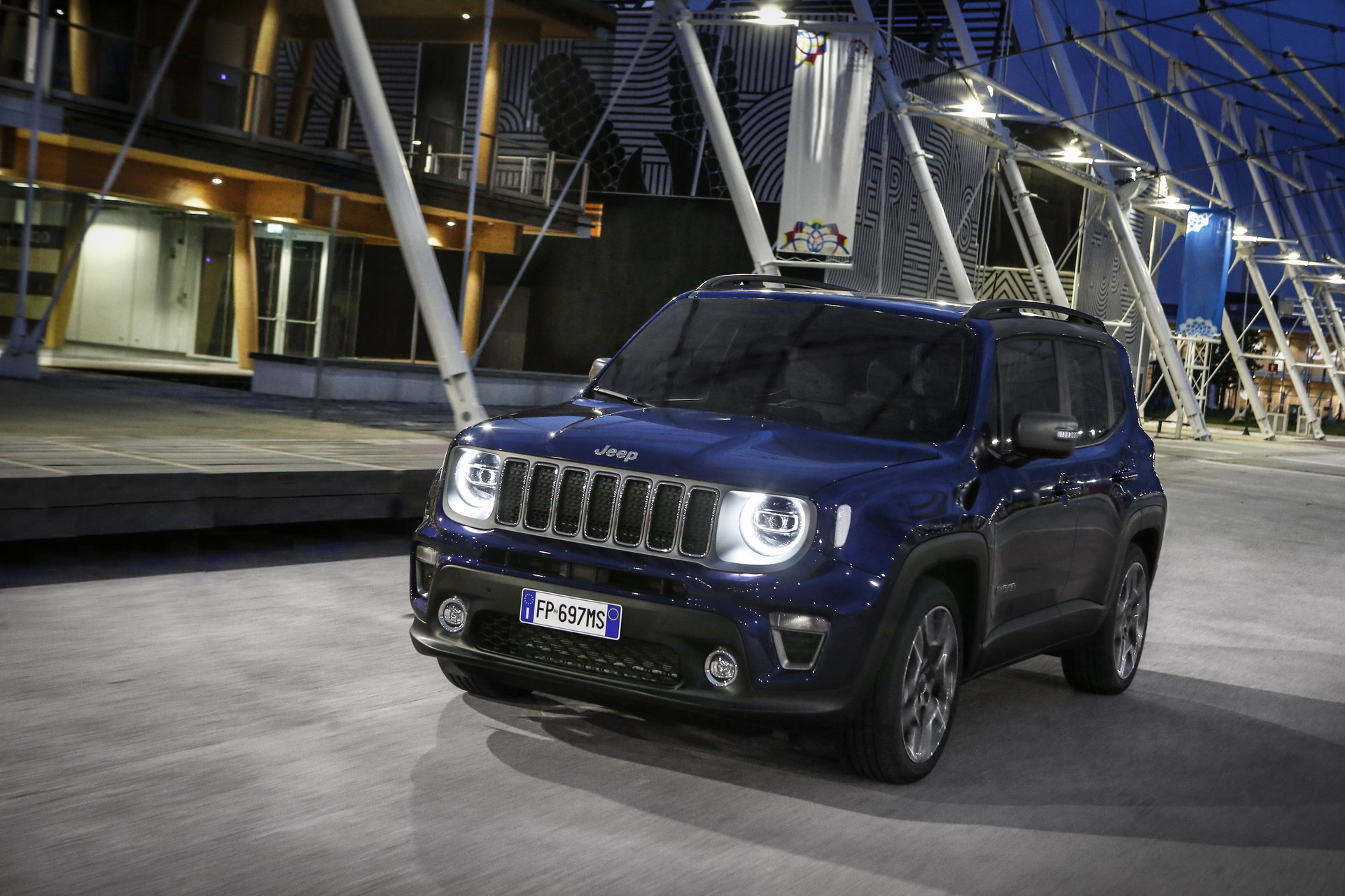 2019 Jeep Renegade Facelift 10 2019 Jeep Renegade Gets Cute Makeover And New Engines: Full Details, Photos & Video