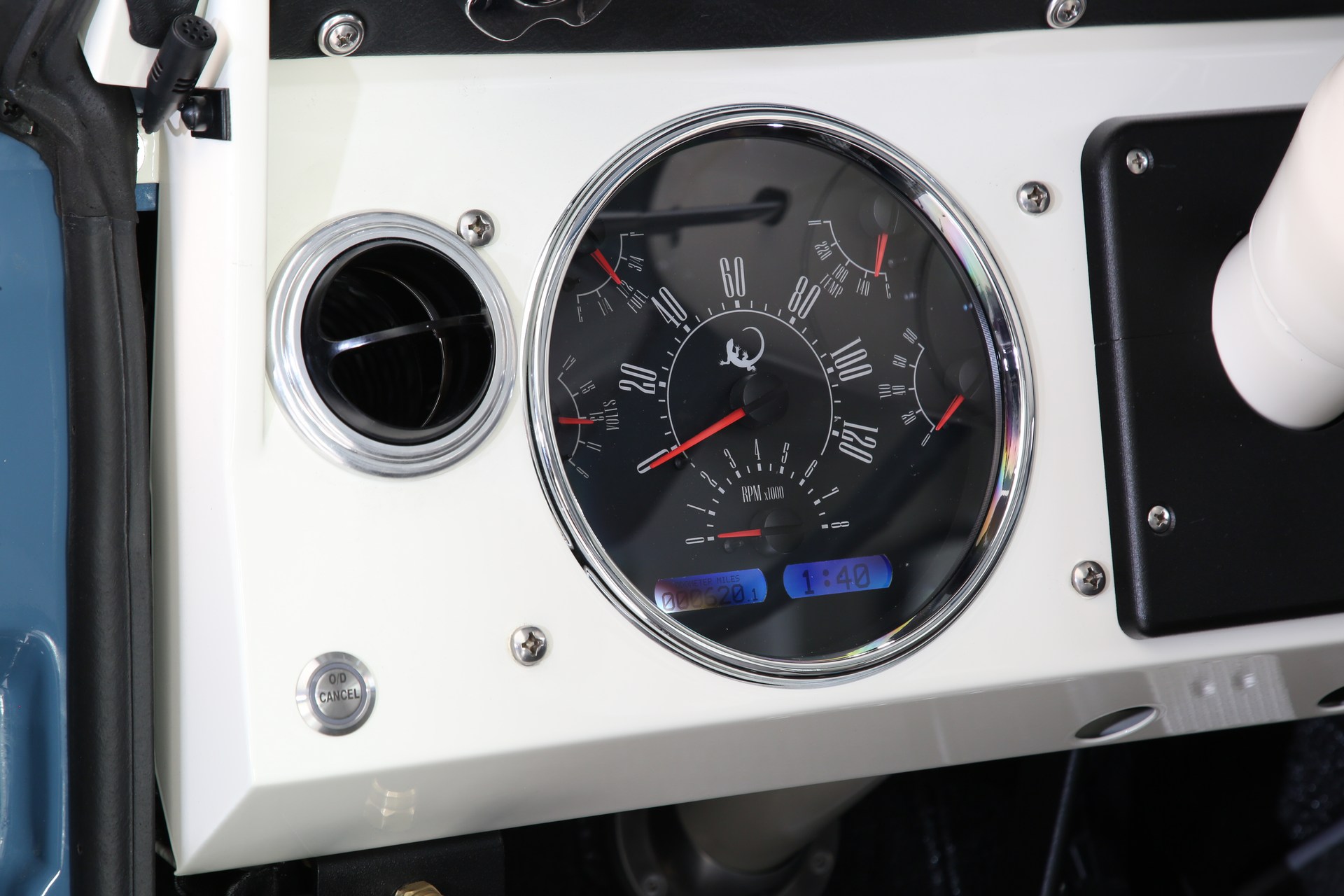 Icon-Ford-Bronco-Old-School-10 Why Wait For An All-New Ford Bronco When You Get Icon’s Old School BR