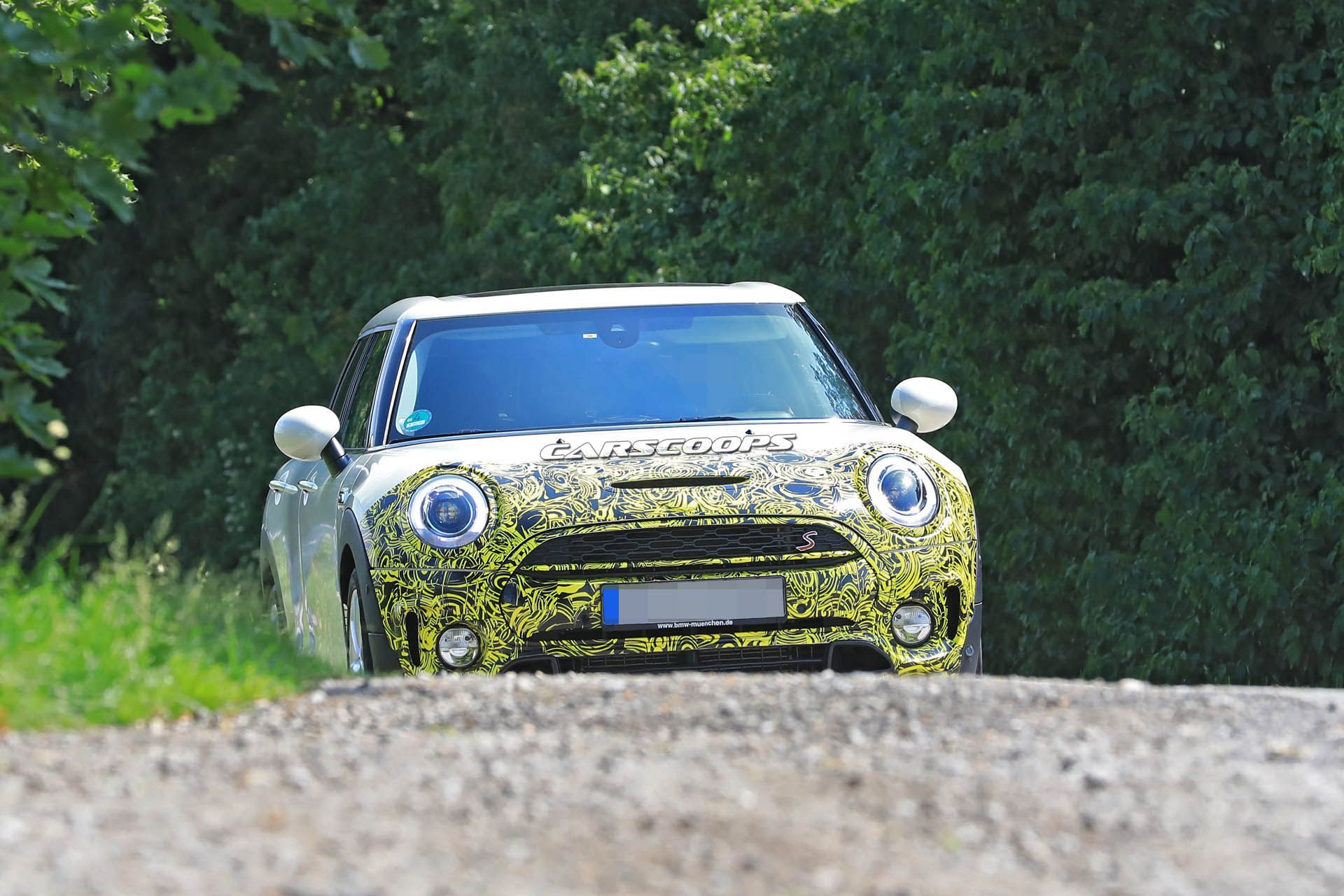 mini-clubman-facelift-01 Mini Clubman Spied Preparing Similar Updates To The Latest Hatch