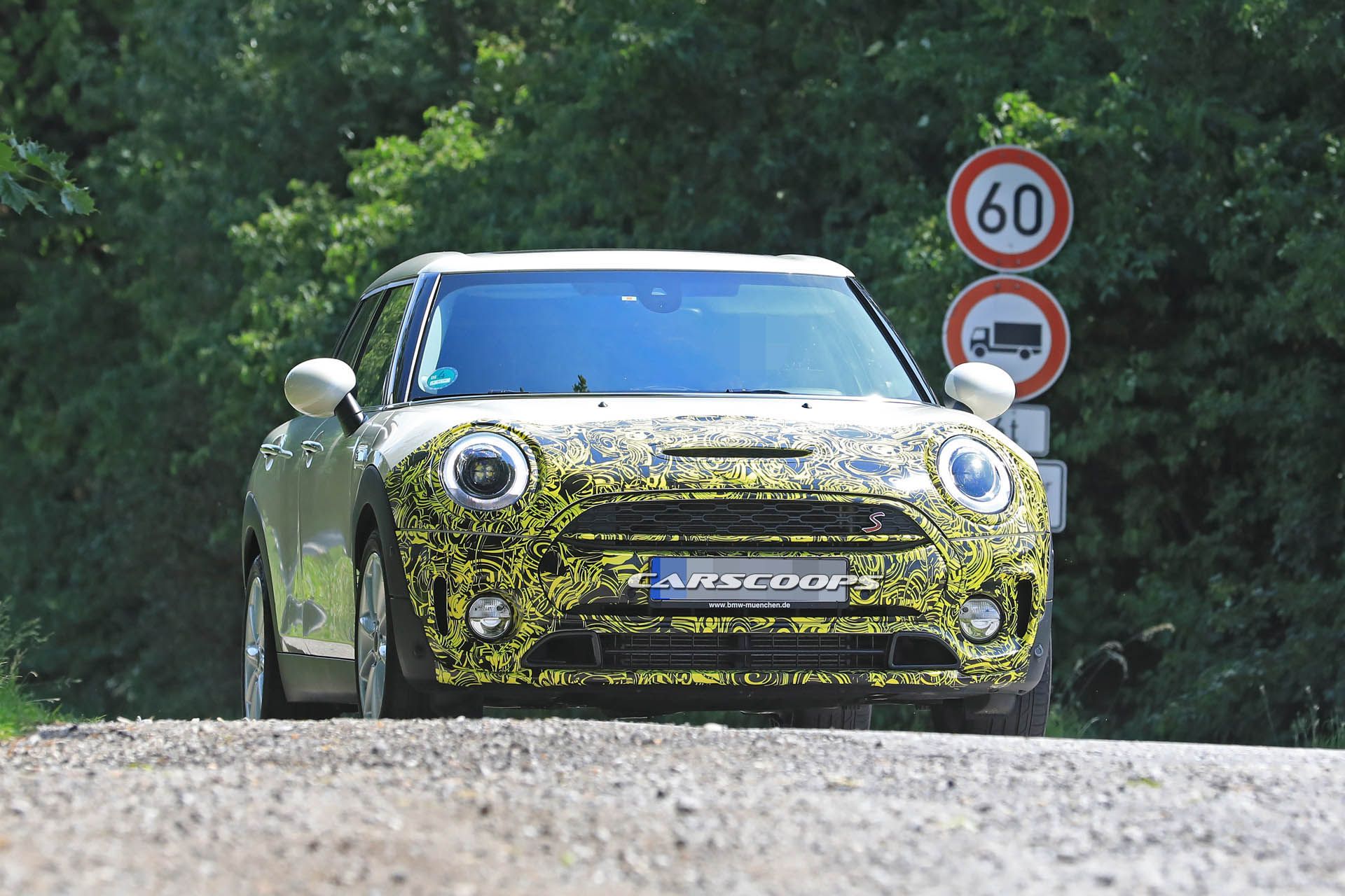 mini-clubman-facelift-02 Mini Clubman Spied Preparing Similar Updates To The Latest Hatch