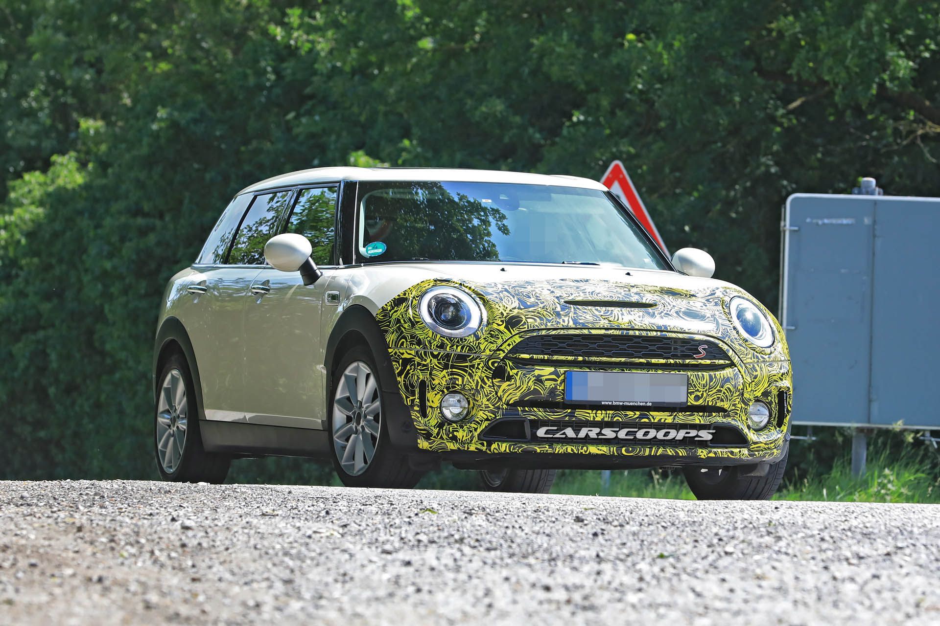 mini-clubman-facelift-03 Mini Clubman Spied Preparing Similar Updates To The Latest Hatch