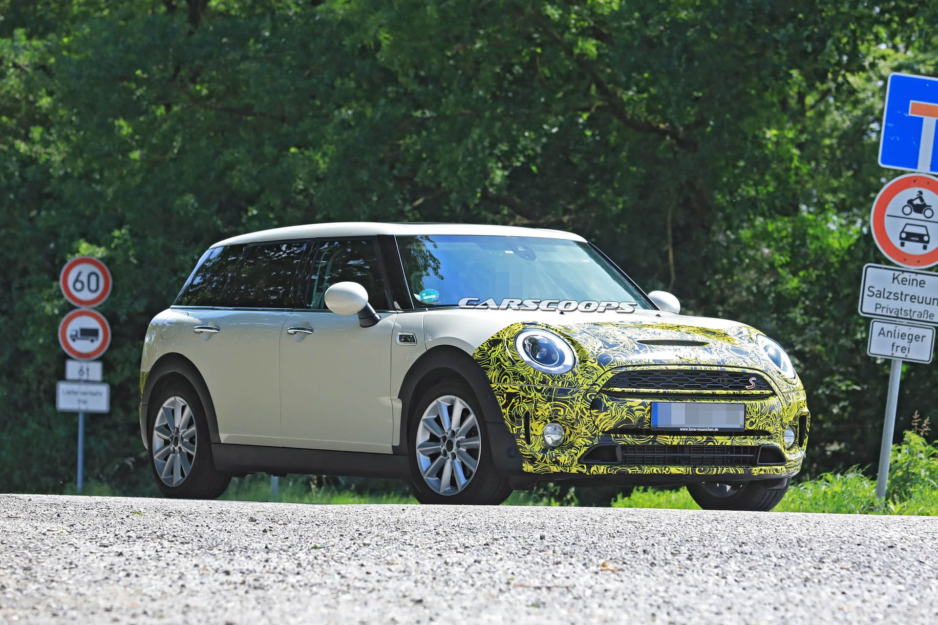 mini-clubman-facelift-04 Mini Clubman Spied Preparing Similar Updates To The Latest Hatch