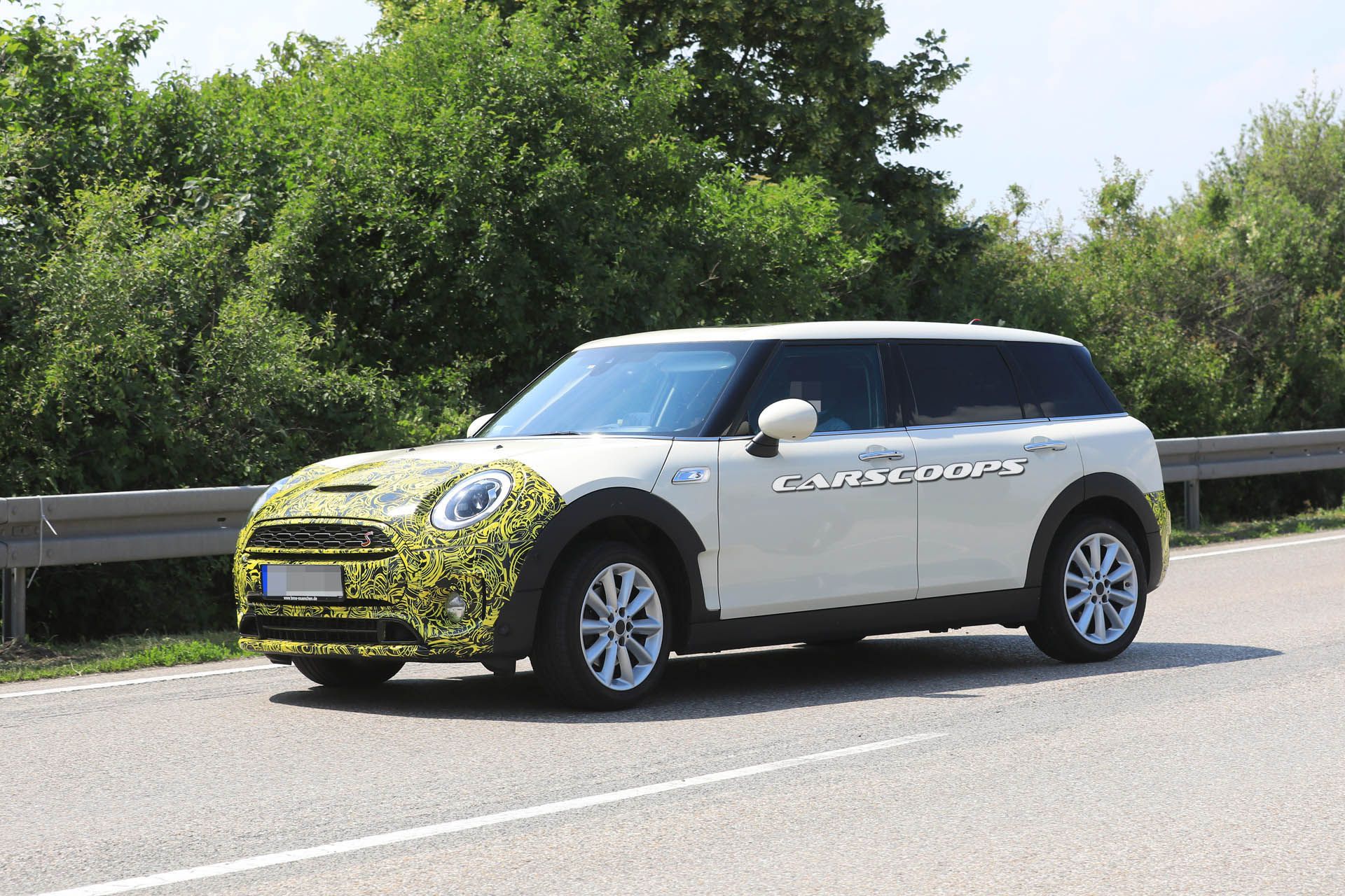 mini-clubman-facelift-13 Mini Clubman Spied Preparing Similar Updates To The Latest Hatch