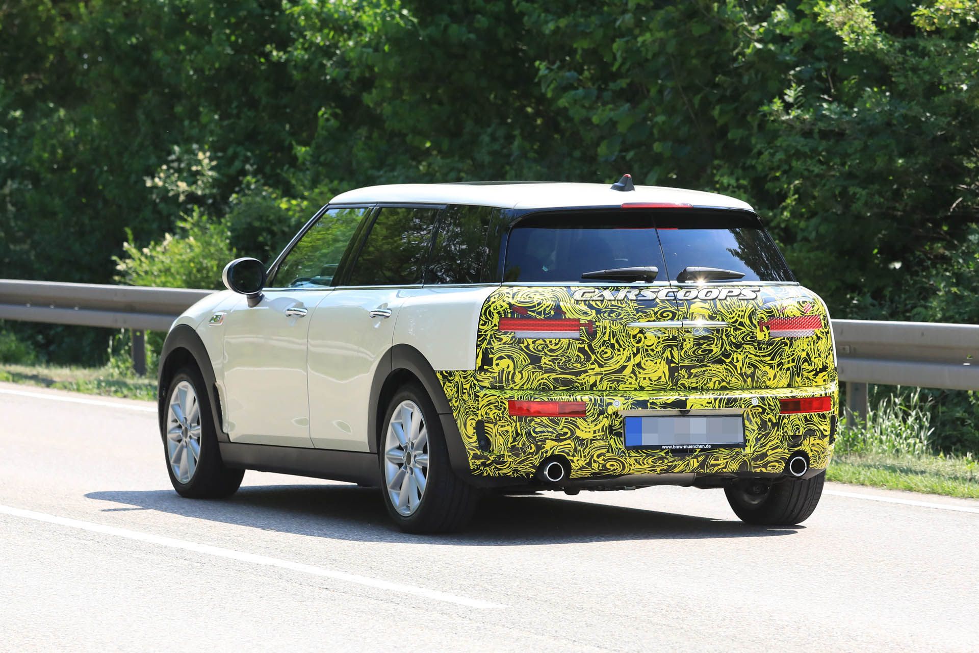mini-clubman-facelift-16 Mini Clubman Spied Preparing Similar Updates To The Latest Hatch