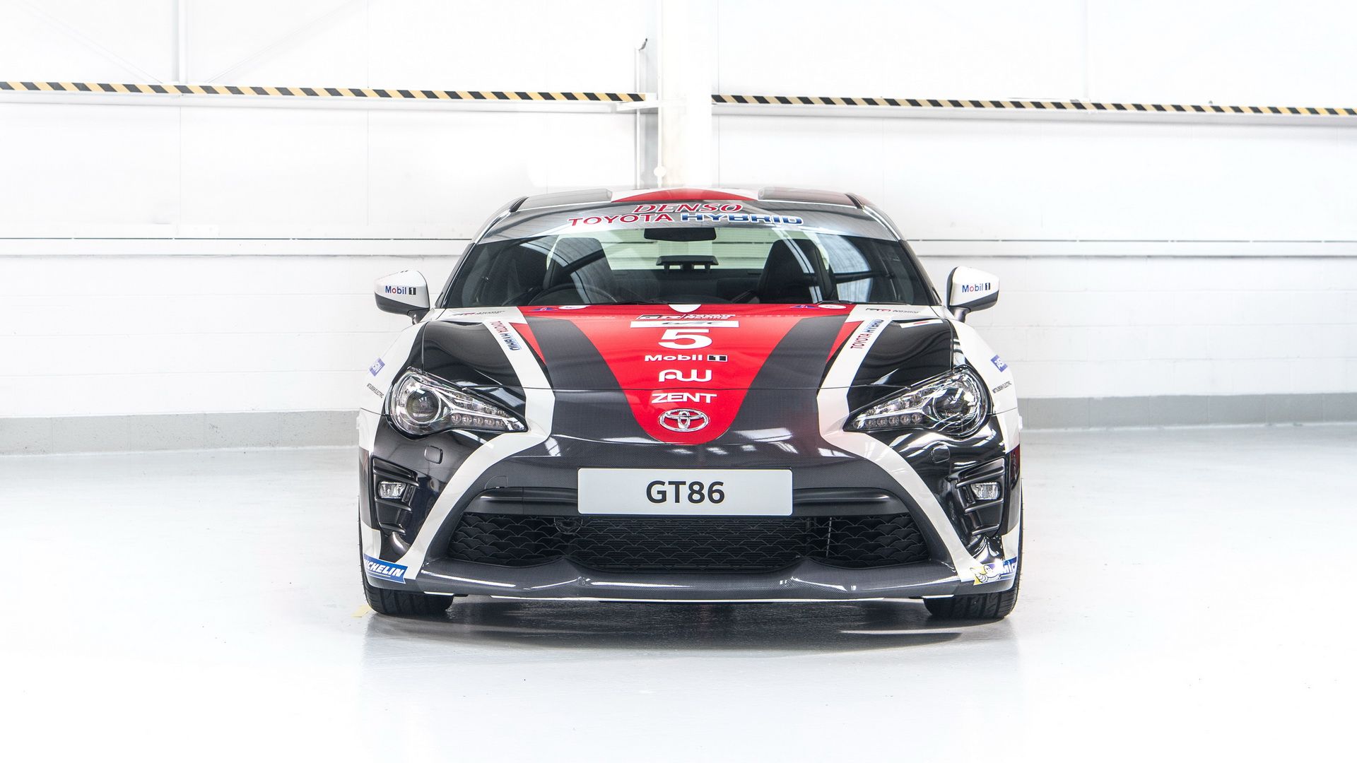 toyota-gt86-heritage-livery-24-hours-of-le-mans-8 Toyota GT86 Celebrates Le Mans 24 Hours With Trio Of Heritage Liveried Models