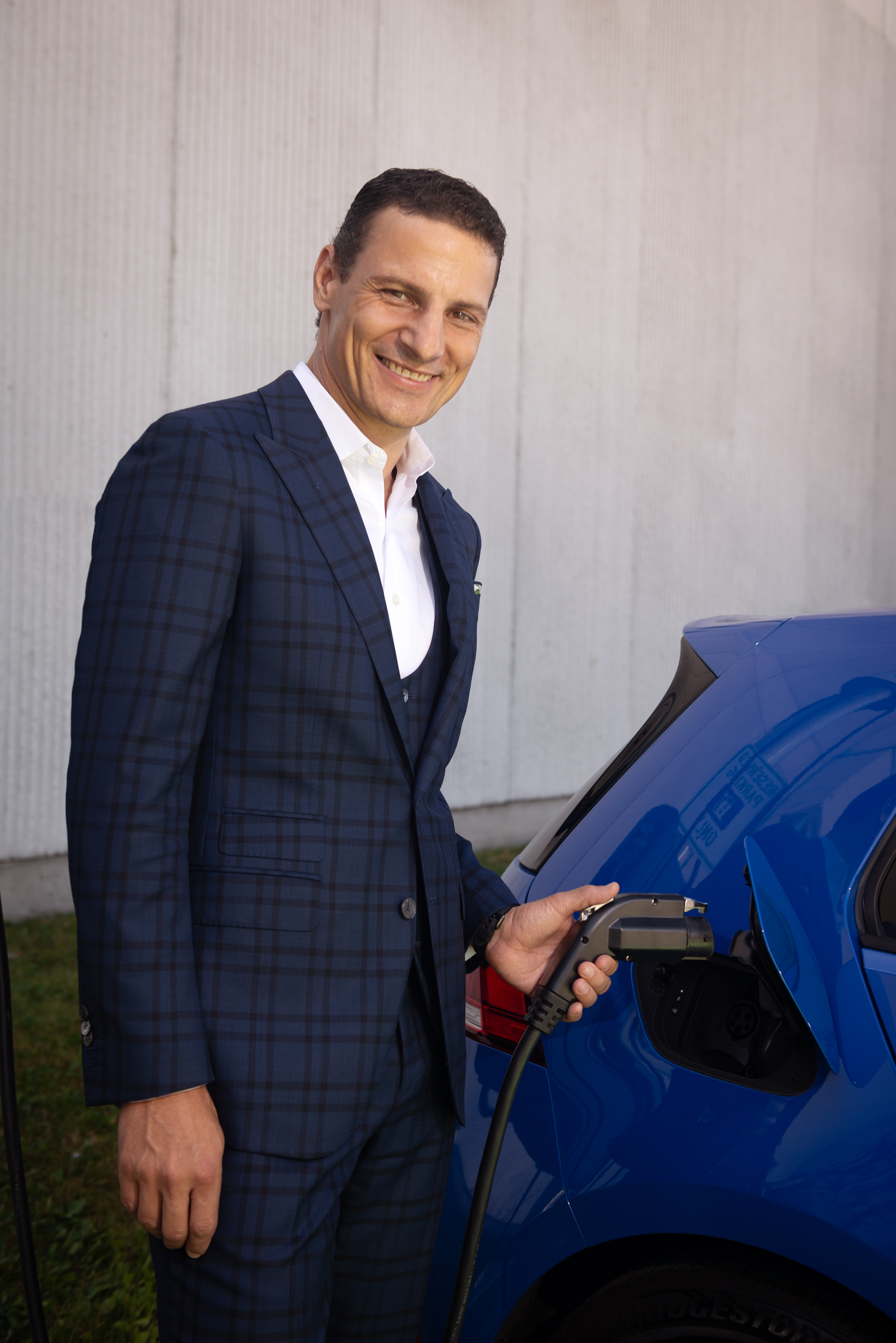 Daniel Weissland plugs in Volkswagen E-Golf VW’s Installing Electric Vehicle Chargers For All Across Canada