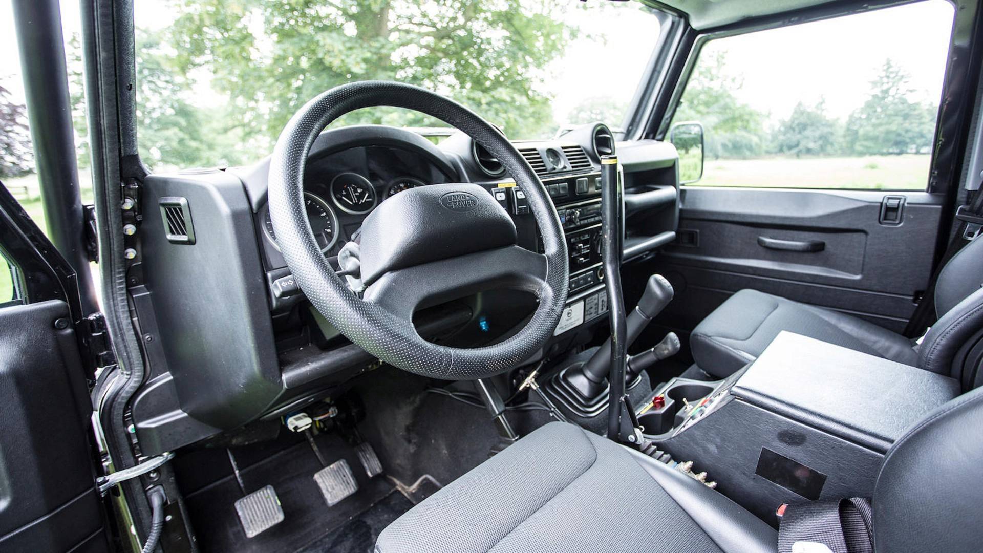 Land-Rover-Defender-James-Bond-Spectre-5 Channel Your Inner James Bond Villain With Land Rover Defender From Spectre