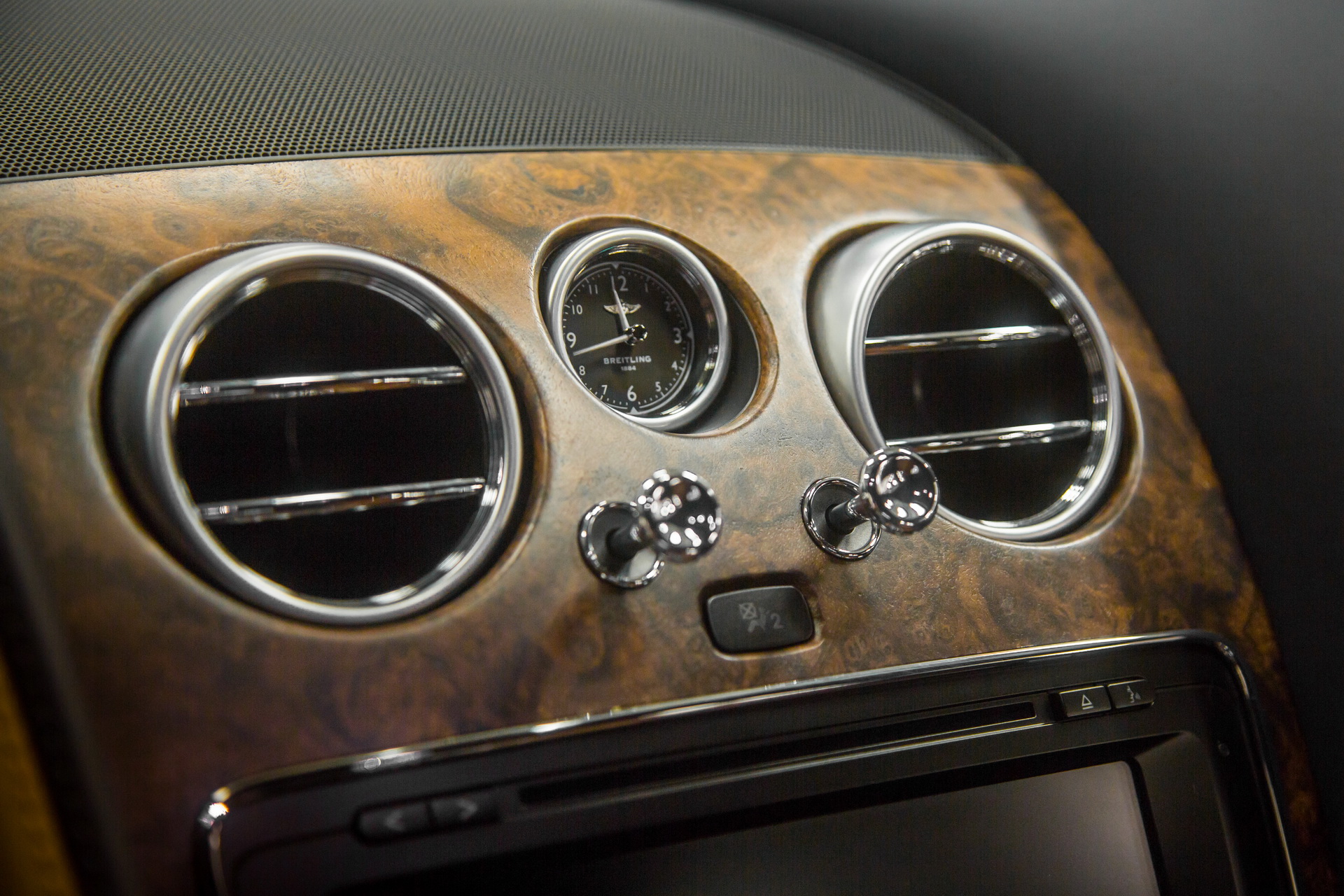 Bentley-OpenPore-Walnut-01 Bentley Buyers Can Now Spec Cars With New Naturally Textured Walnut Veneer