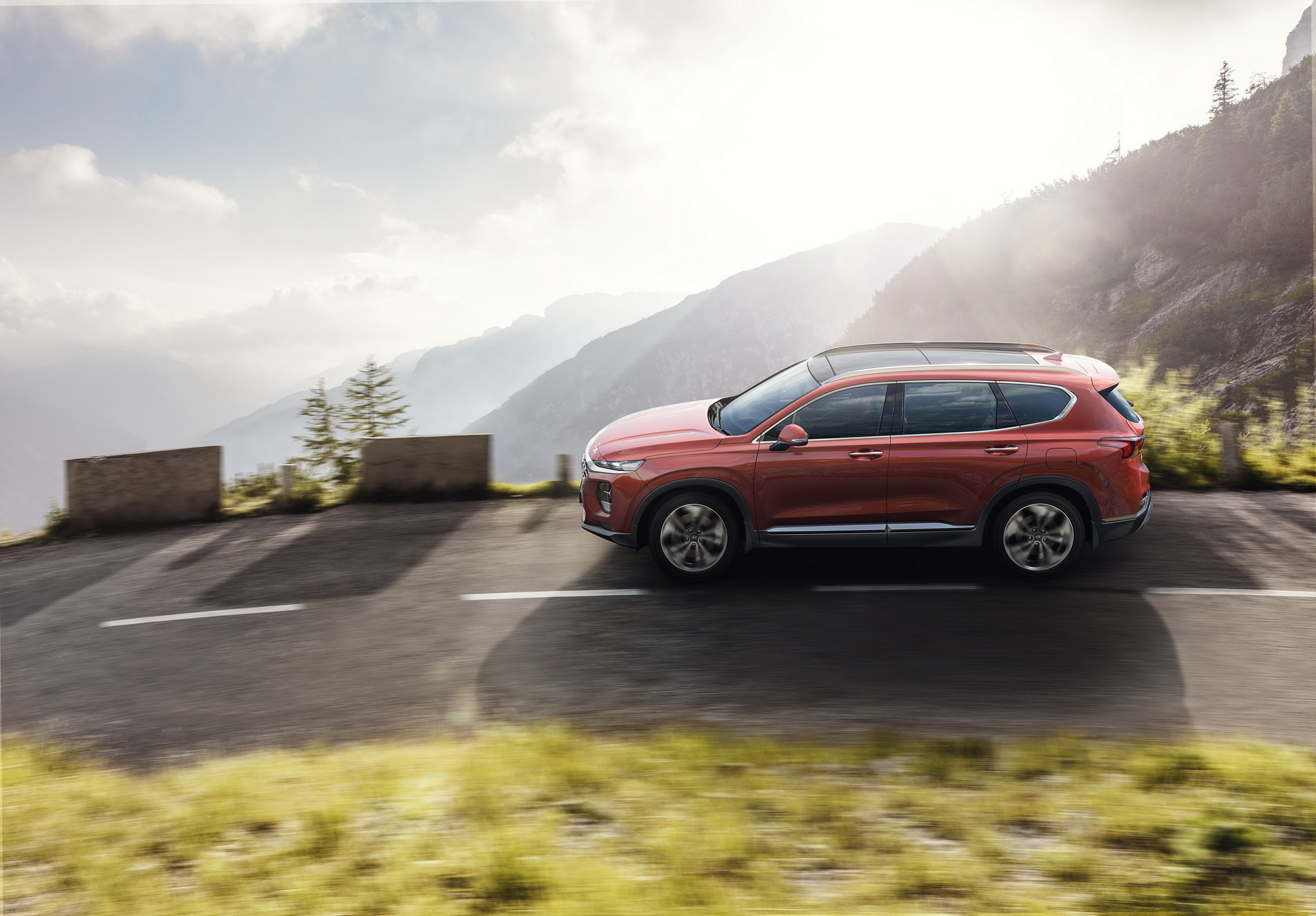 Hyundai-SantaFe-02 New Hyundai Santa Fe Arrives In The UK With A Single Diesel Option, From £33,425