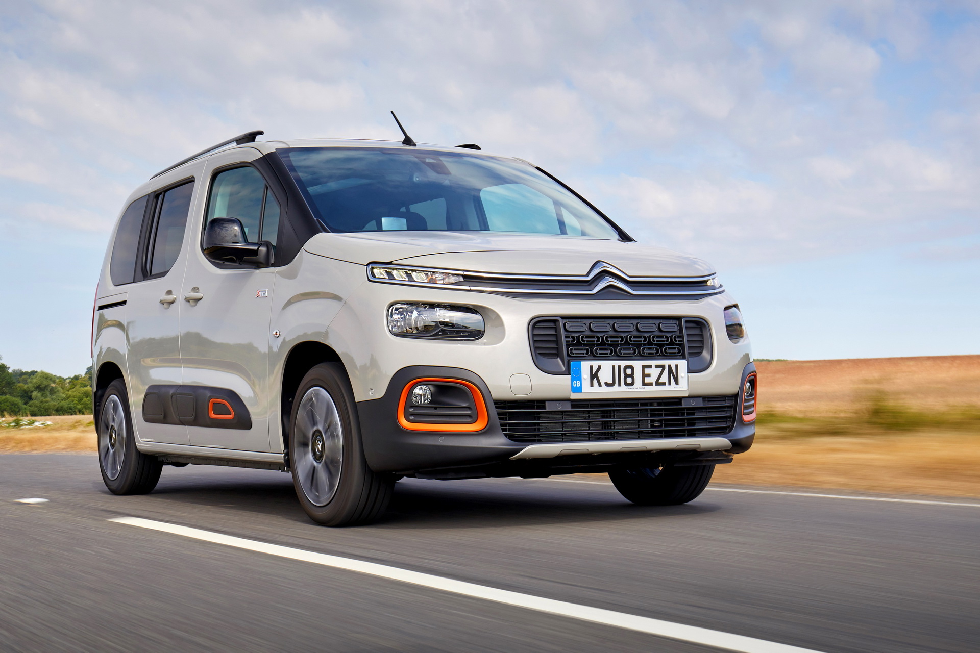 2019-citroen-berlingo-4 New Citroen Berlingo And Peugeot Rifter Go On Sale In The UK