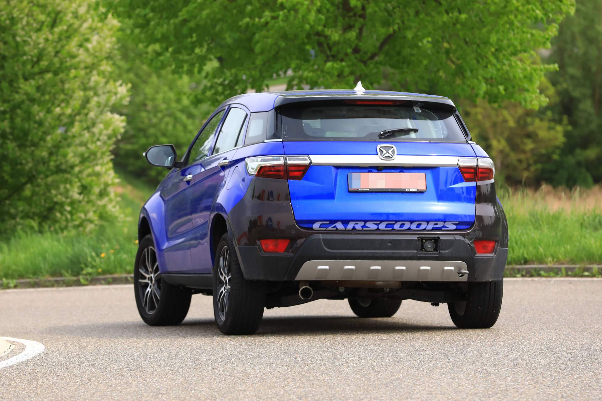 2019-Jiangling-Yusheng-S330-11 2019 Jiangling Yusheng S330 Is Yet Another (Horribly Named) Chinese Car Spied In Europe