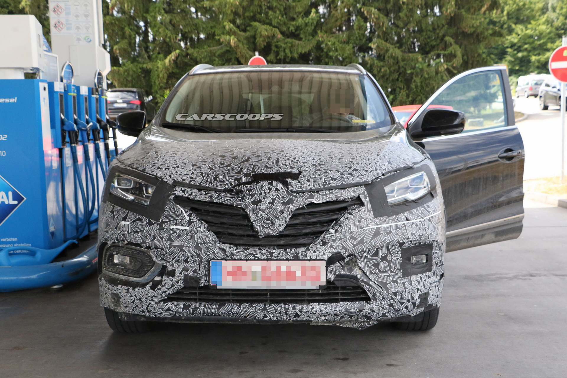 renault-kadjar-fl-spied-inside-out-1 Renault Kadjar Facelift Coming With Revamped Center Console
