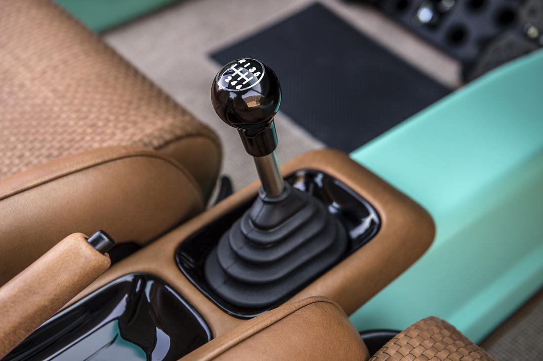 49-singer-911-malibu-1100x732 Start Your Week Off Right With 100+ Photos Of Singer Porsche Porn