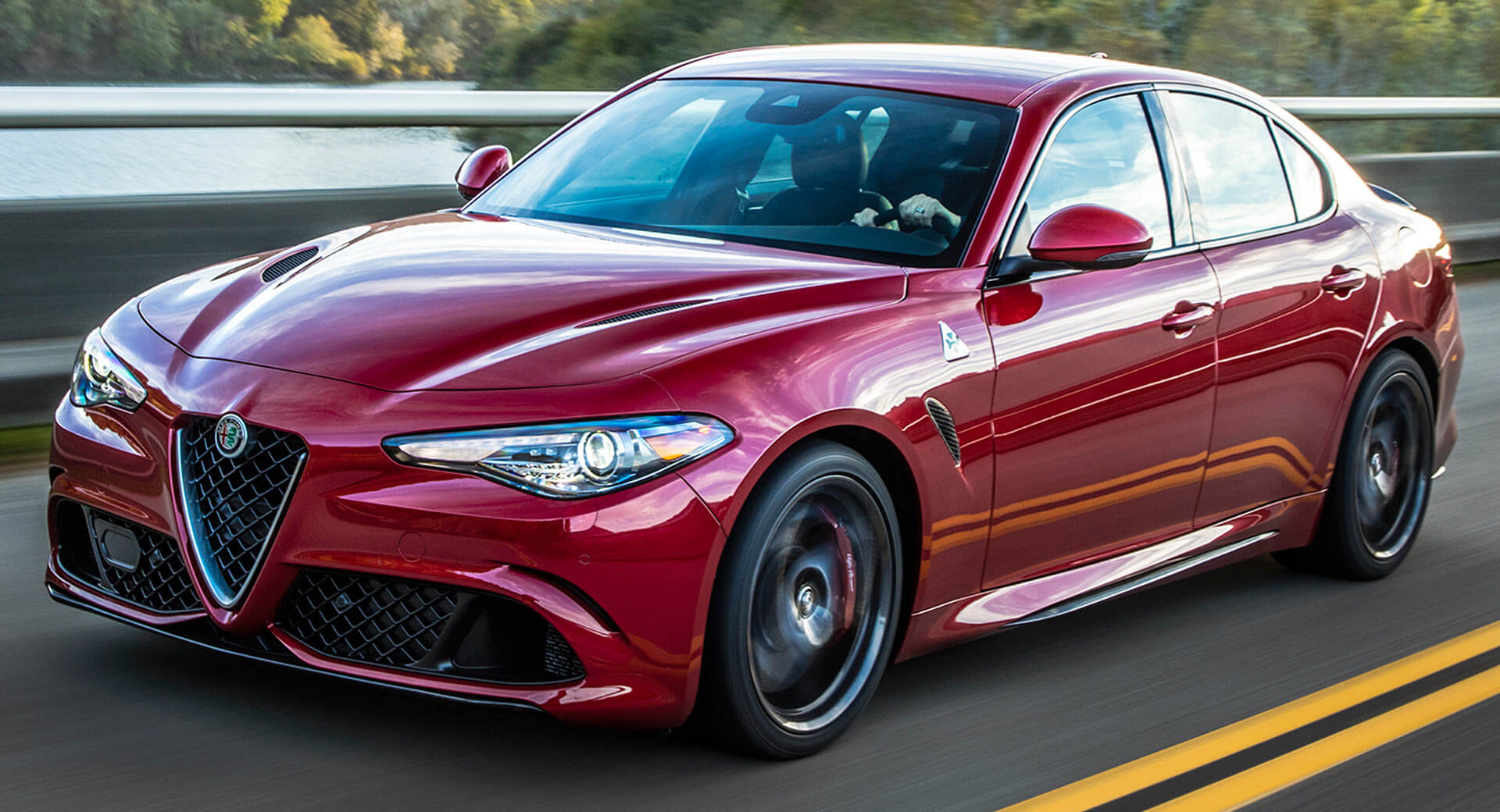19 Alfa Romeo Giulia Gains New Styling Packages Additional Equipment Carscoops