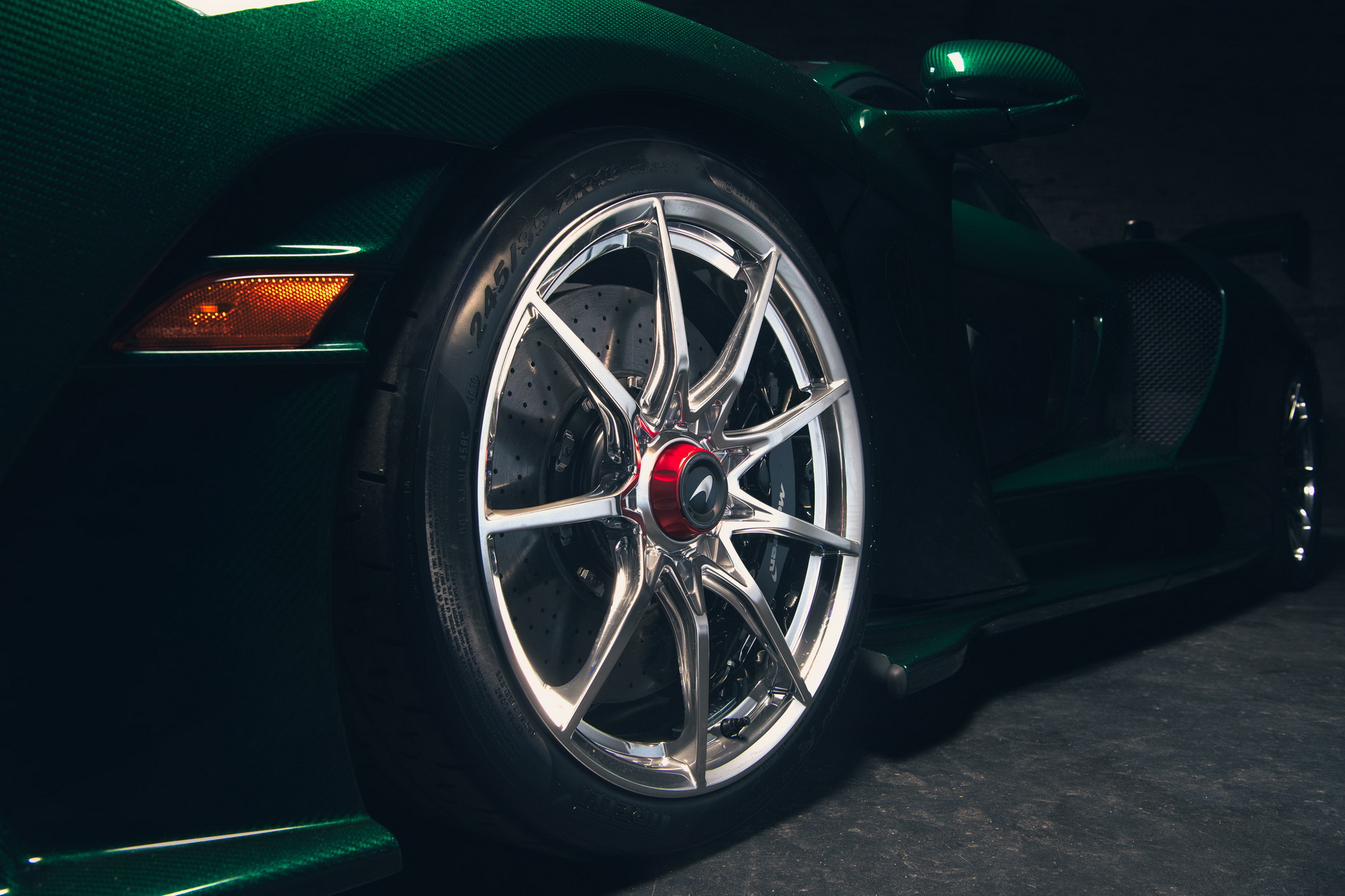 McLaren-Senna-Customer-09 First McLaren Senna Delivered In North America Is Covered In Green Carbon Fiber