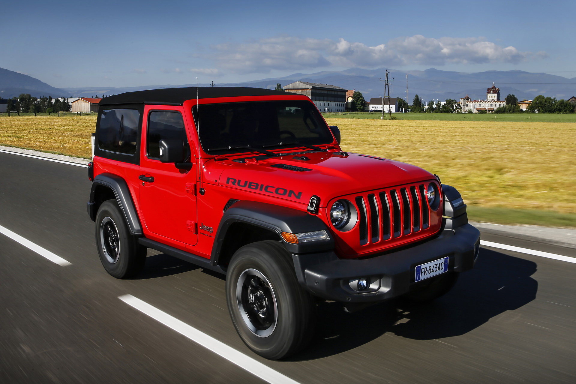 Jeep-Wrangler-33 Euro-spec Jeep Wrangler Detailed, Will Feature 197HP 4-Cylinder Diesel