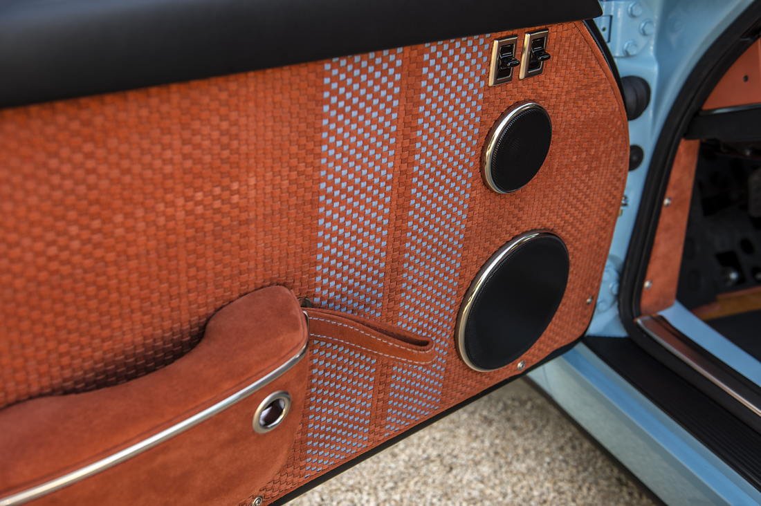 32-singer-911-puerto-rico-1100x732 Start Your Week Off Right With 100+ Photos Of Singer Porsche Porn