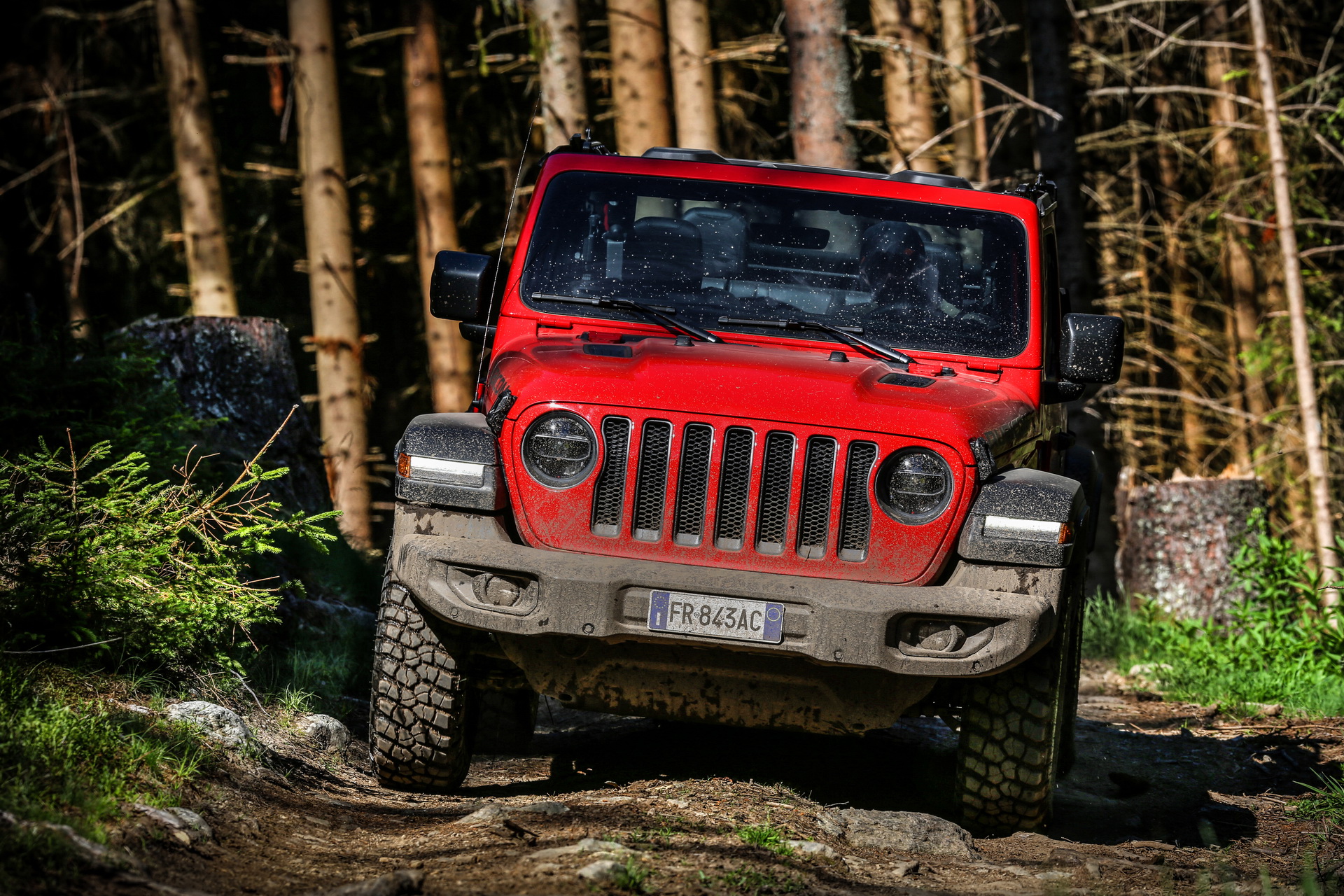 Jeep-Wrangler-44 Euro-spec Jeep Wrangler Detailed, Will Feature 197HP 4-Cylinder Diesel