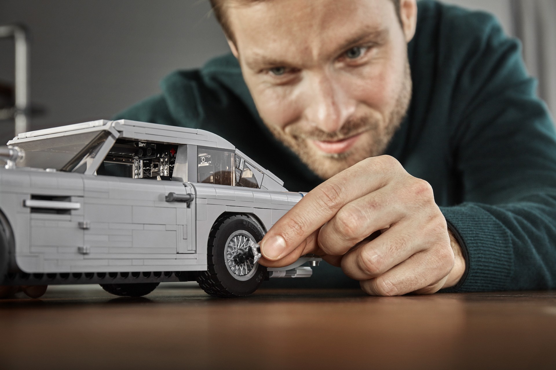 LEG0-Aston-Martin-DB5-77 LEGO’s James Bond Aston Martin DB5 Has A Working Ejector Seat