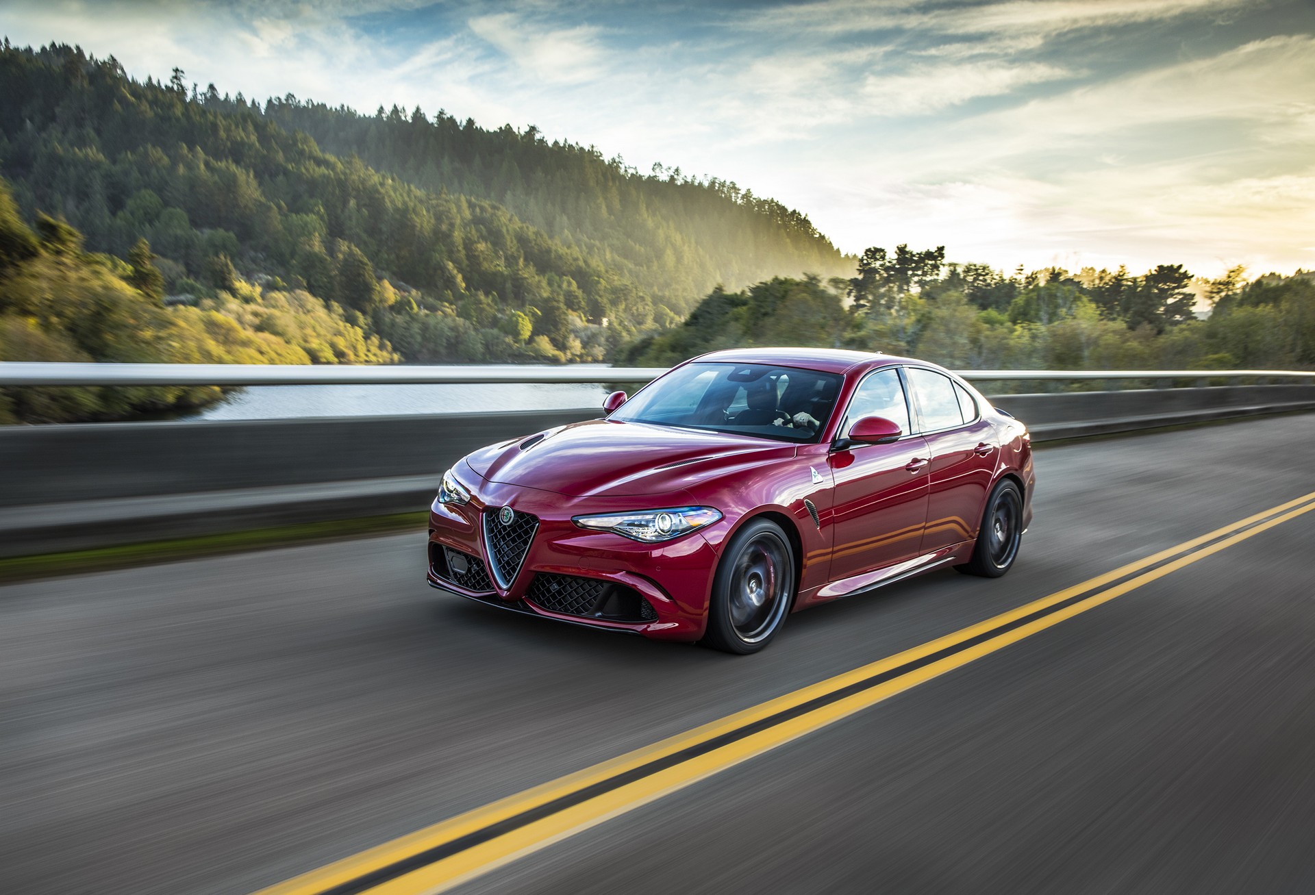 2019-Alfa-Romeo-Giulia-25 2019 Alfa Romeo Giulia Gains New Styling Packages, Additional Equipment