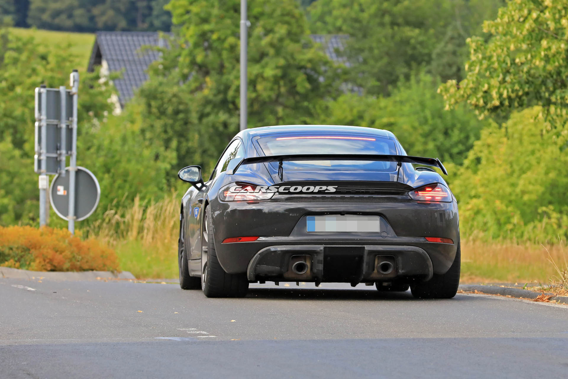 porsche-718-cayman-gt4-wing-scoop-05 2019 Porsche Cayman GT4 Is The Six-Pot 718 That Purists Have Been Waiting For (Updated)