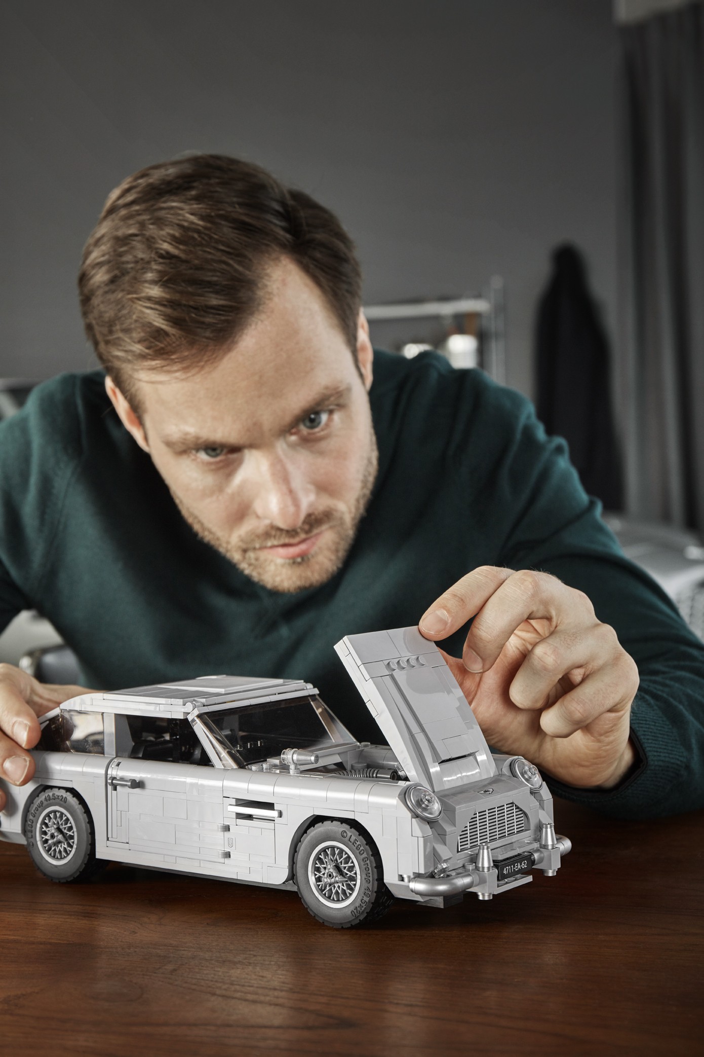 LEG0-Aston-Martin-DB5-64 LEGO’s James Bond Aston Martin DB5 Has A Working Ejector Seat