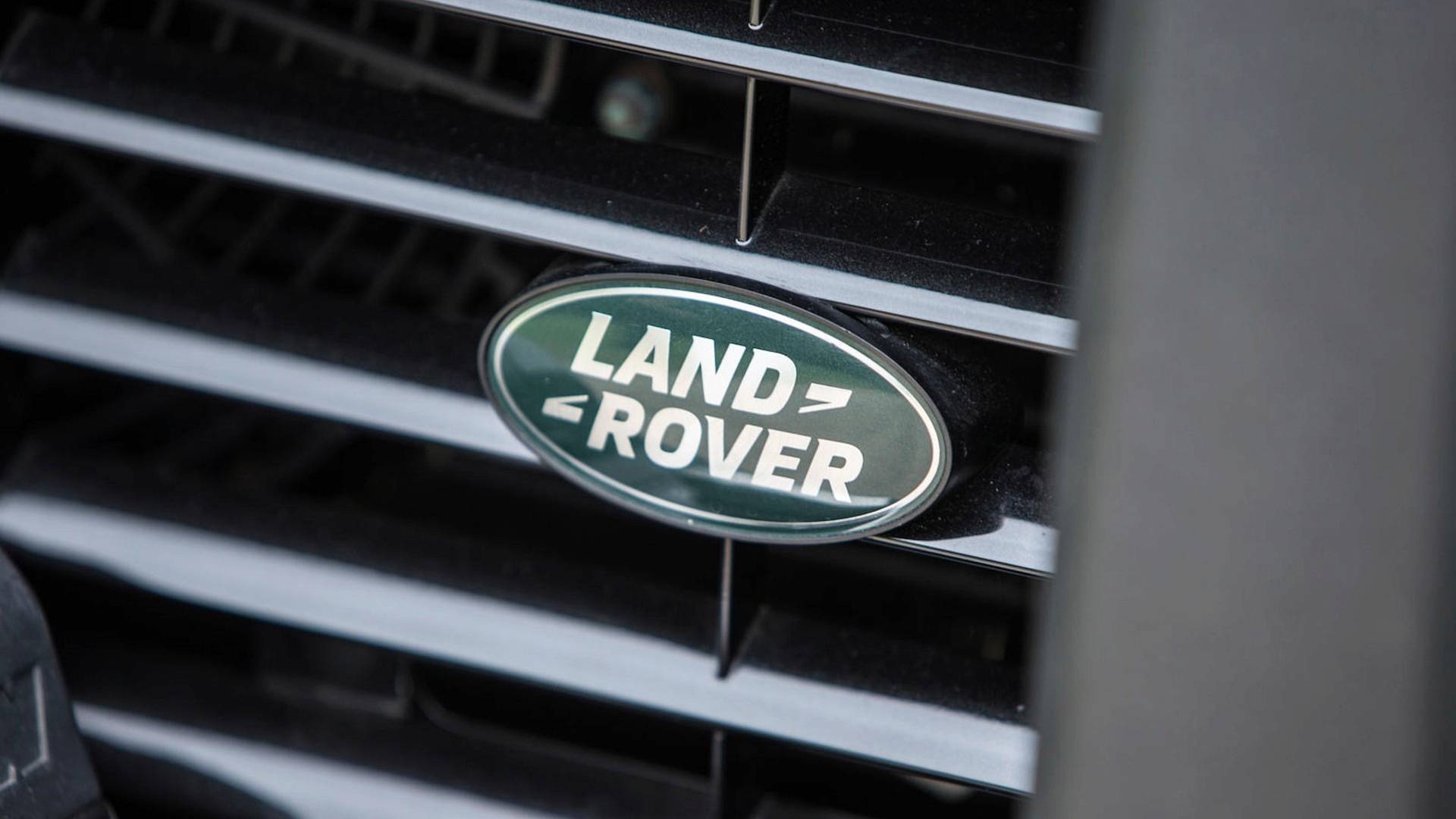 Land-Rover-Defender-James-Bond-Spectre-21 Channel Your Inner James Bond Villain With Land Rover Defender From Spectre