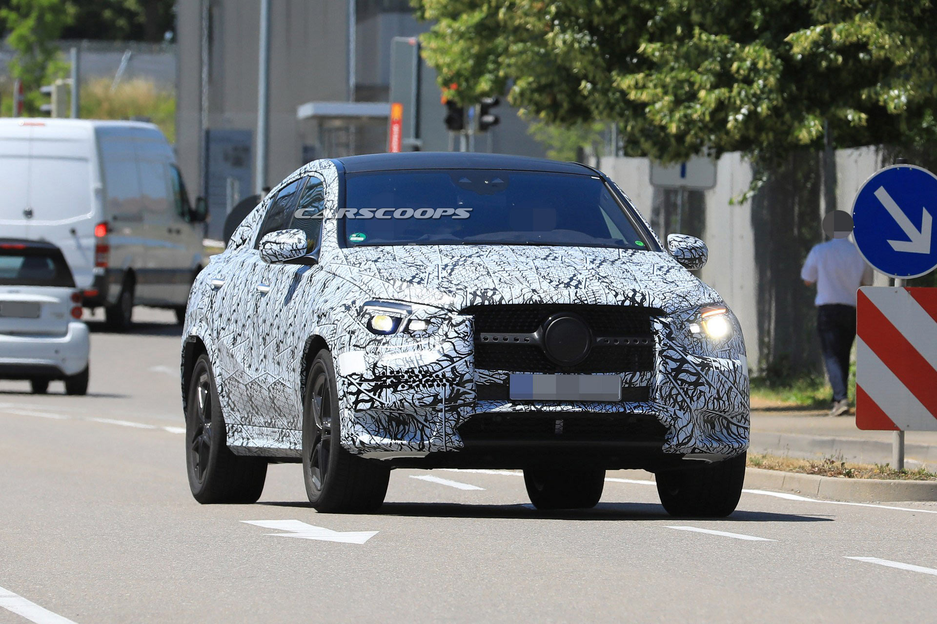 Mercedes-GLE-Coupe-spy-5 2020 Mercedes GLE Coupe Teased Ahead Of August 28th Debut