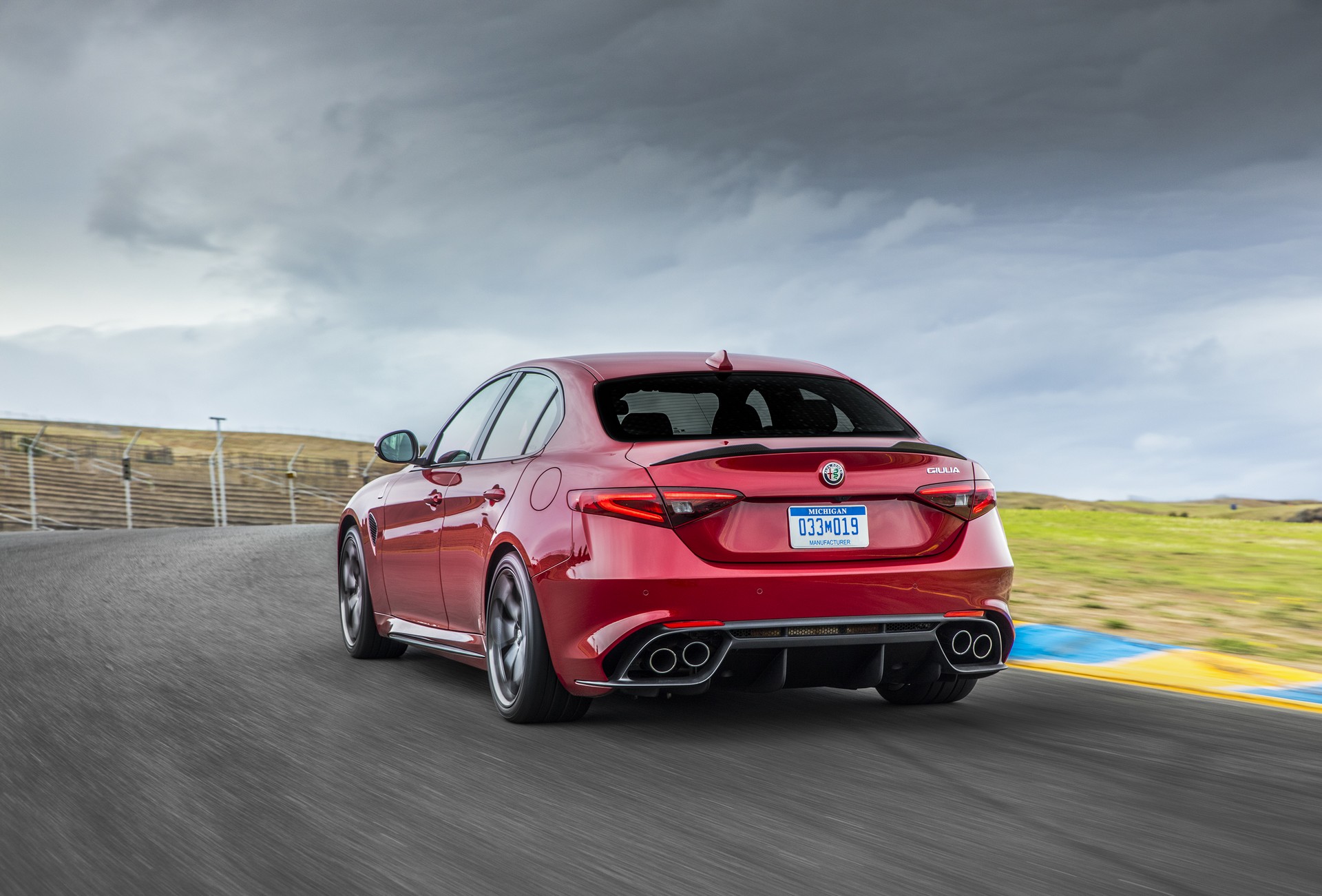 2019-Alfa-Romeo-Giulia-72 2019 Alfa Romeo Giulia Gains New Styling Packages, Additional Equipment