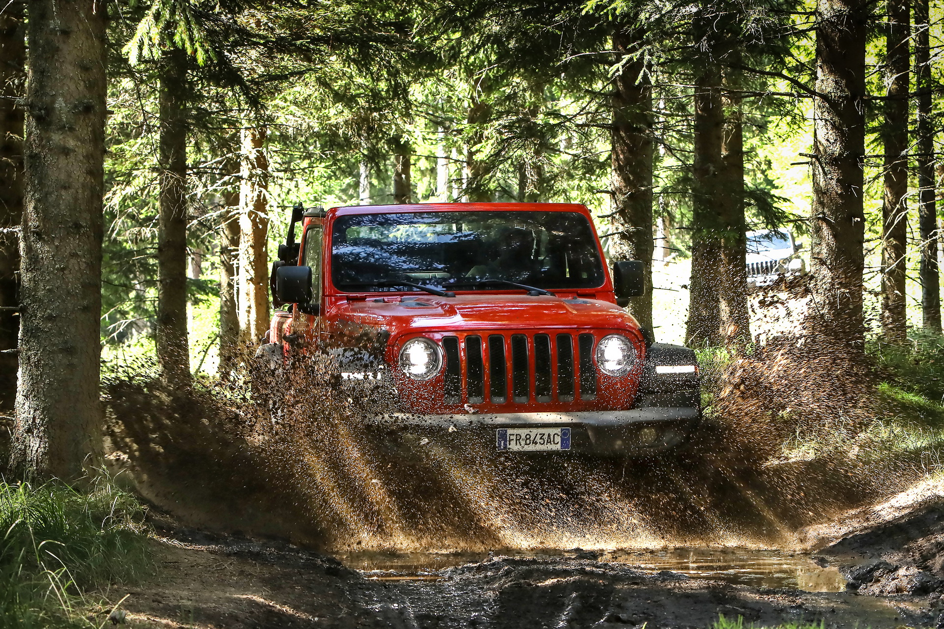 Jeep-Wrangler-41 Euro-spec Jeep Wrangler Detailed, Will Feature 197HP 4-Cylinder Diesel