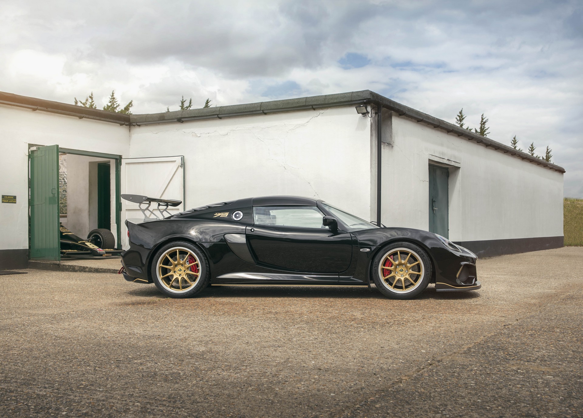 Lotus-Exige-Special-Eidition-7 Lotus Pays Tribute To Award Winning Racers With Special Exige Cups
