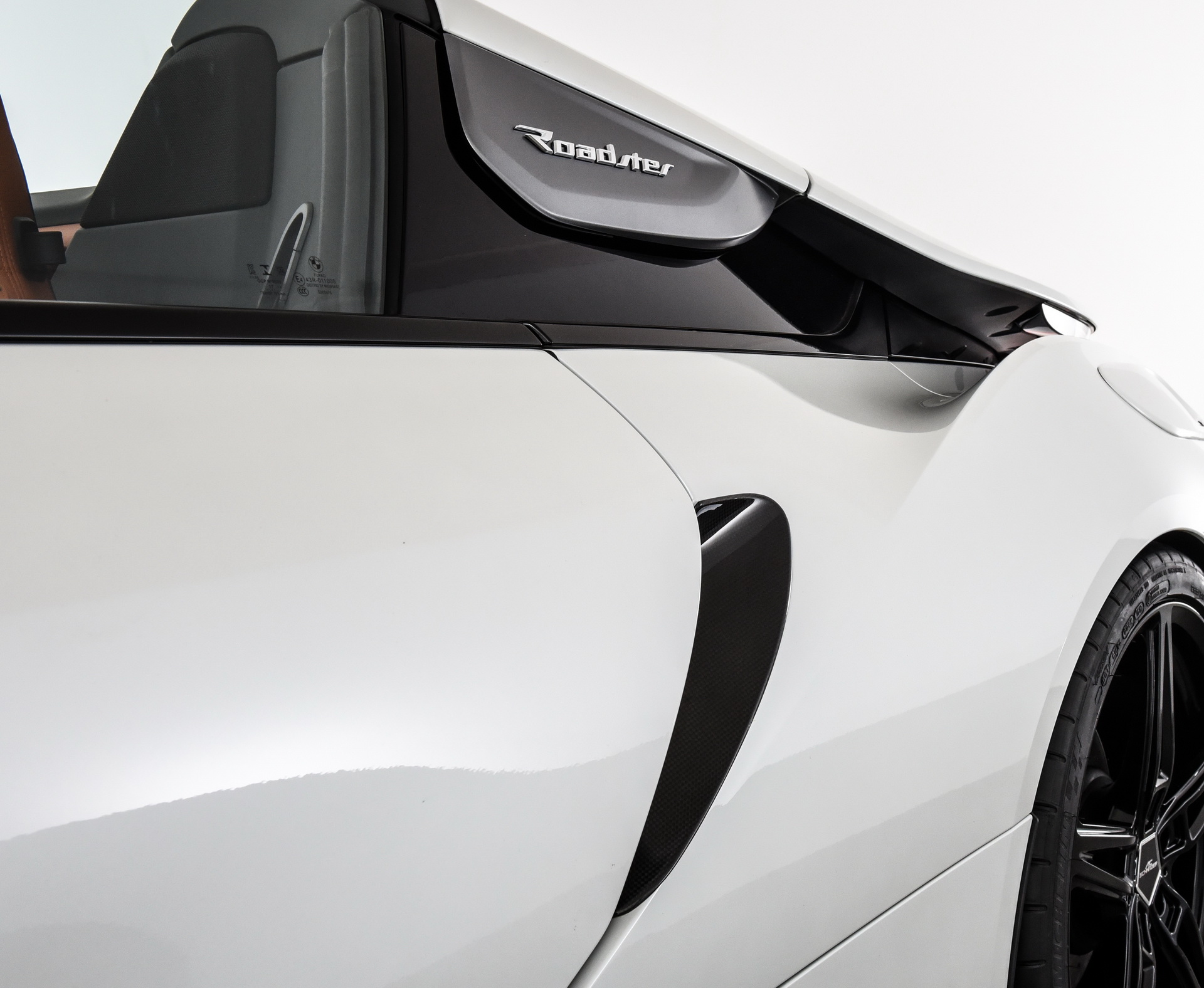 ac-schnitzer-bmw-i8-roadster-mods-10 AC Schnitzer Helps New BMW i8 Roadster Improve Its Stance