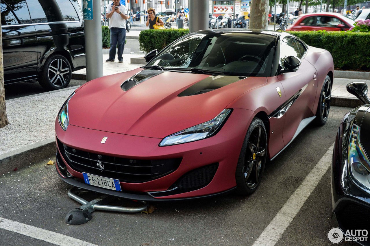 ferrari-portofino-matte-red-milano-10 Ferrari Portofino Spotted With Matte Red-Black Dual Tone Exterior