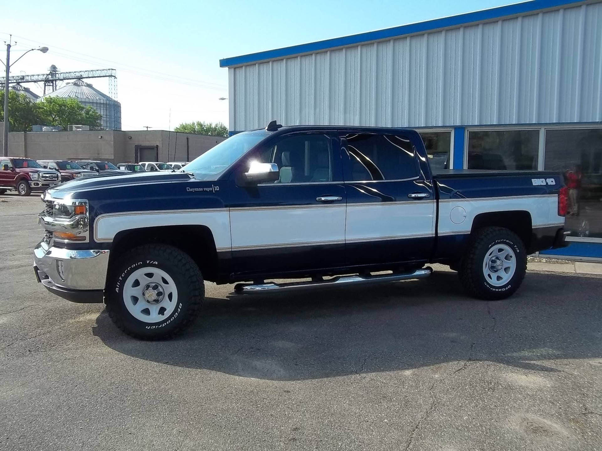 blake-greenfield-chevy-silverado-24 Minnesota Dealer Makes Its Own Deliciously Retro Chevy Trucks