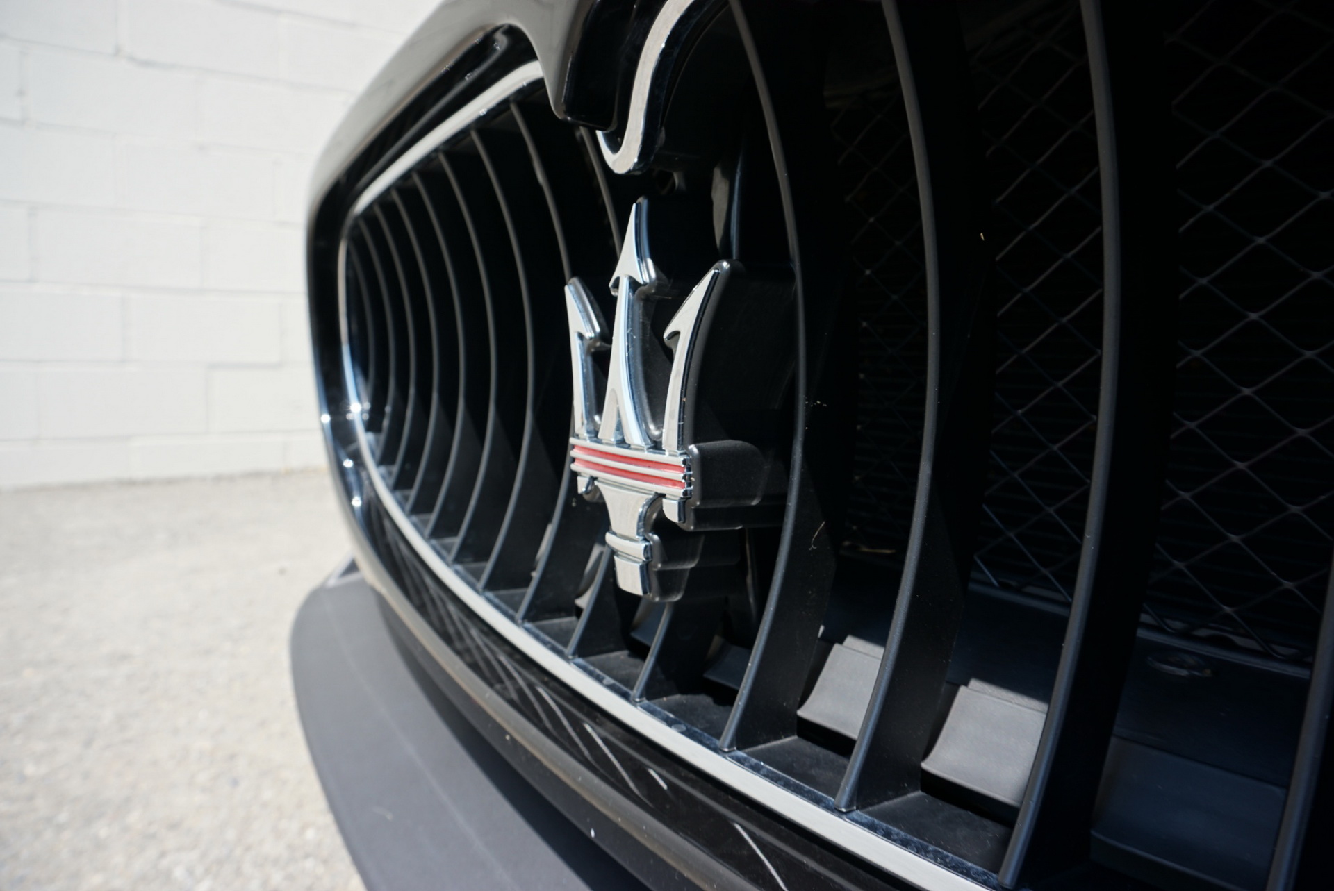 2012-maserati-granturismo-mc-auction-47 2012 Maserati GranTurismo MC Is The Italian Exotic You Might Afford