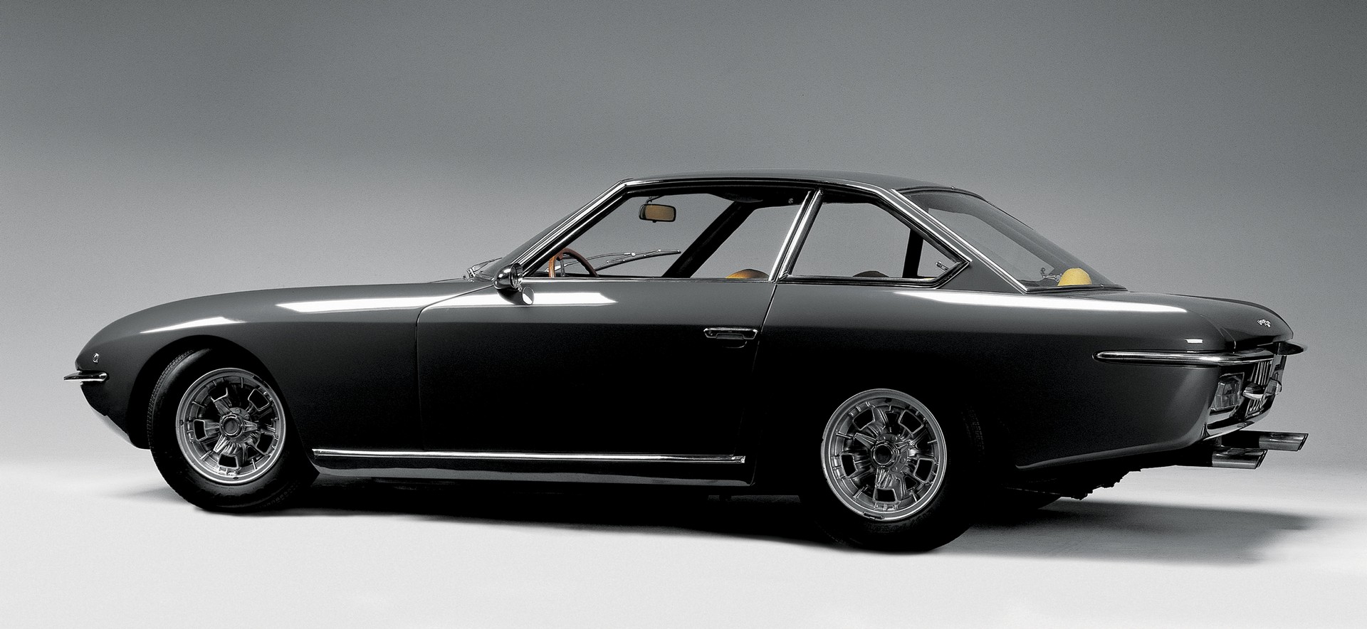 Lamborghini-Islero-1 Lamborghini Restores Classic Islero And Espada In Time For Their 50th Anniversary