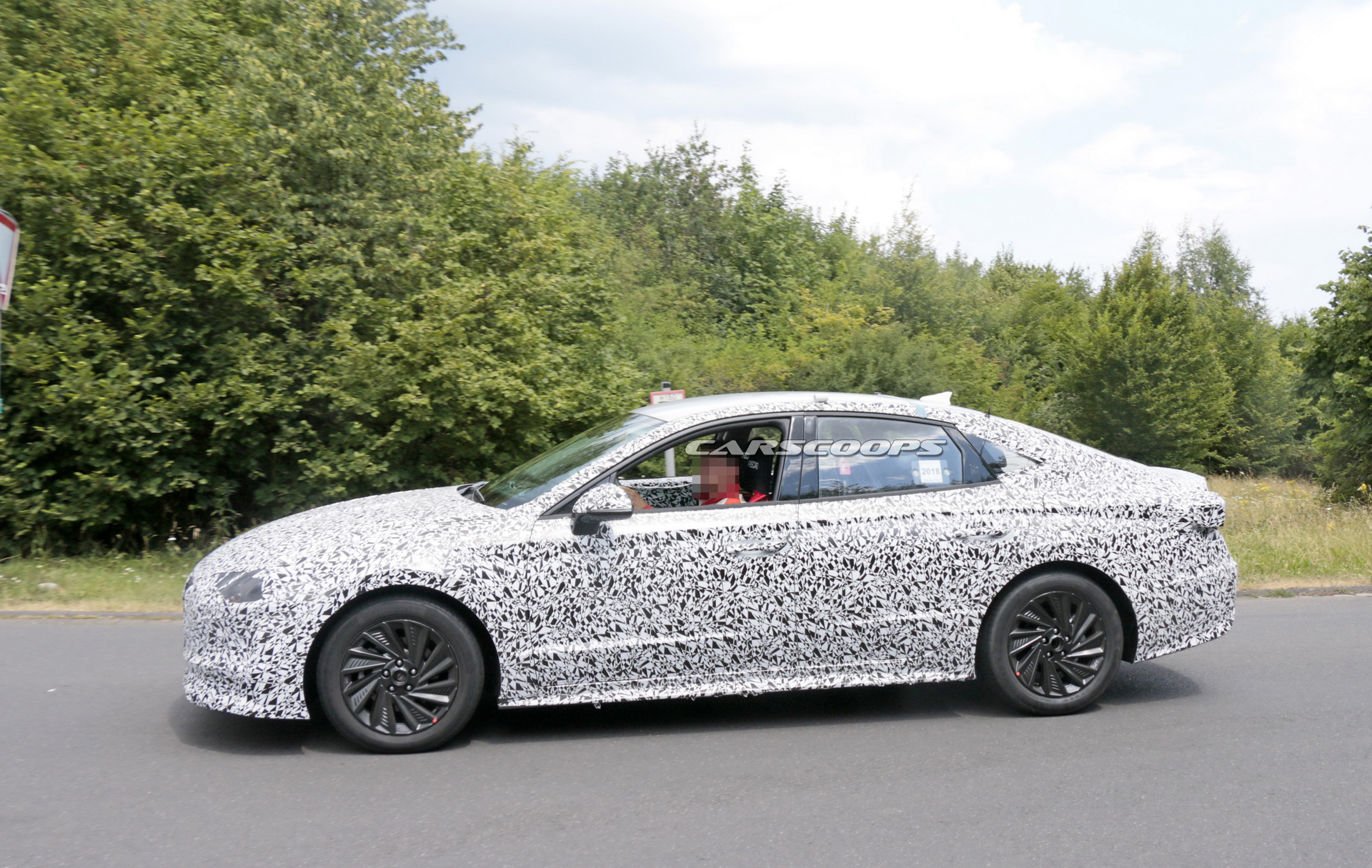 hyundai-sonata-i40-spy-first-time-7 All-New 2019 Hyundai i40 Spied With Sharper Looks, Could Preview Next Sonata Too