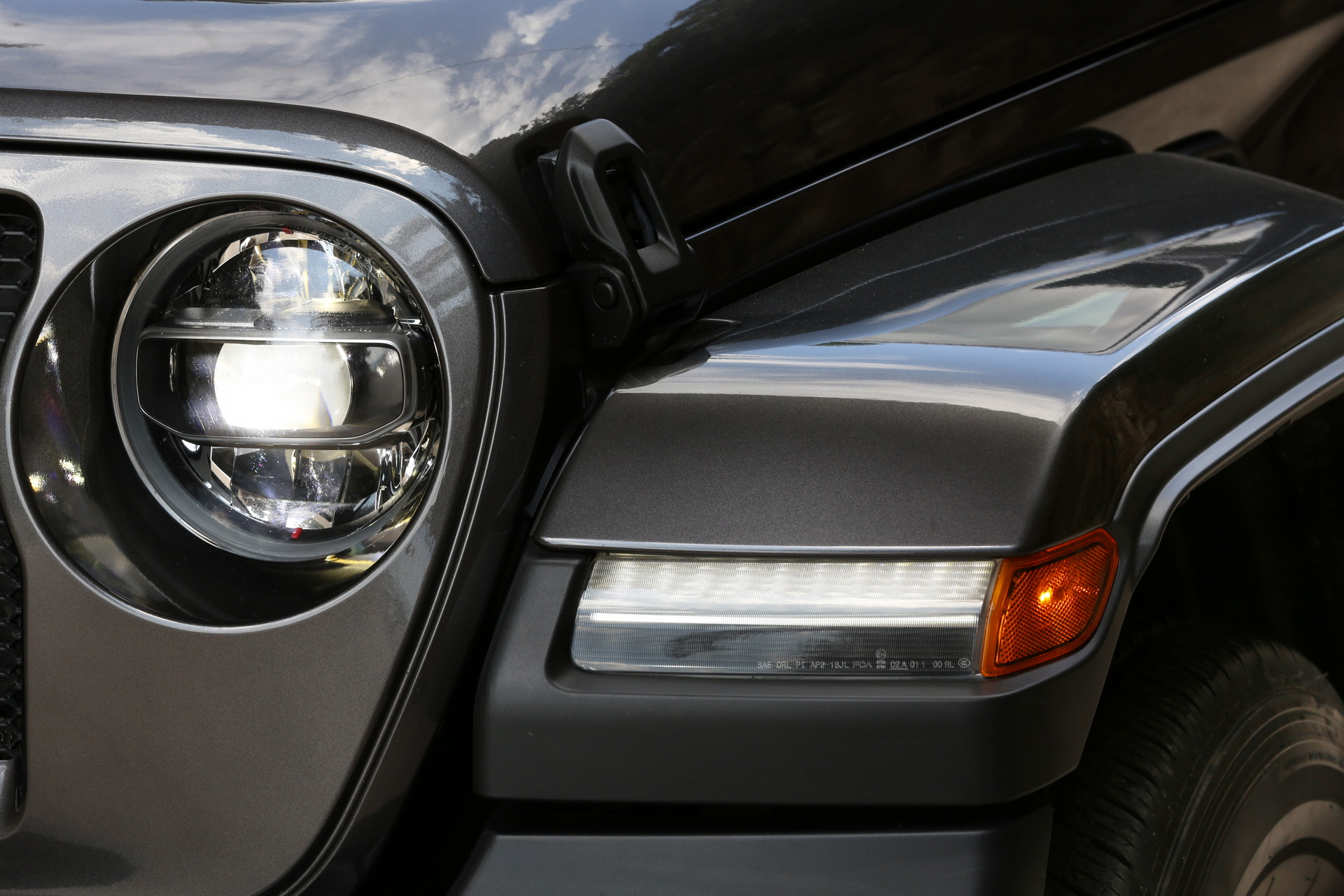 Jeep-Wrangler-17 Euro-spec Jeep Wrangler Detailed, Will Feature 197HP 4-Cylinder Diesel